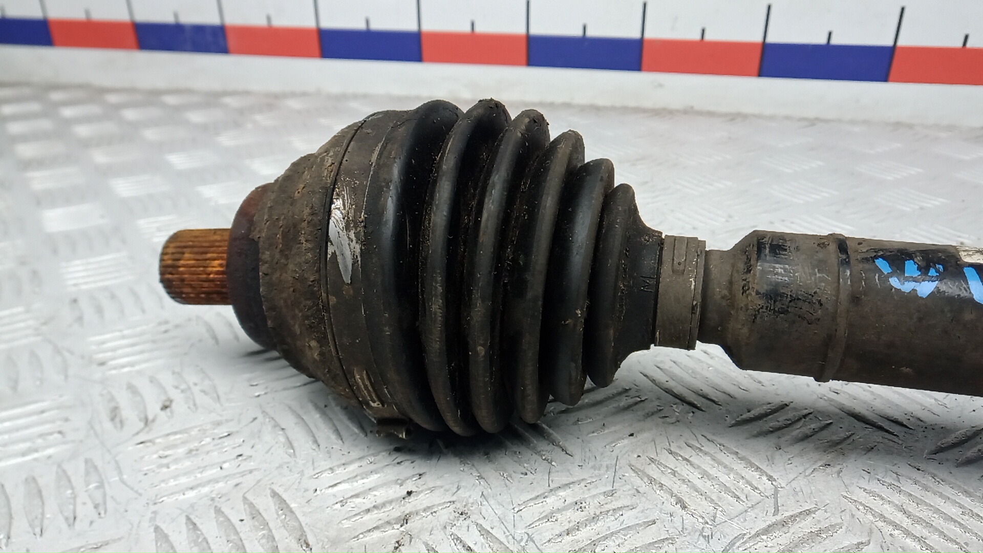 Полуось передняя левая