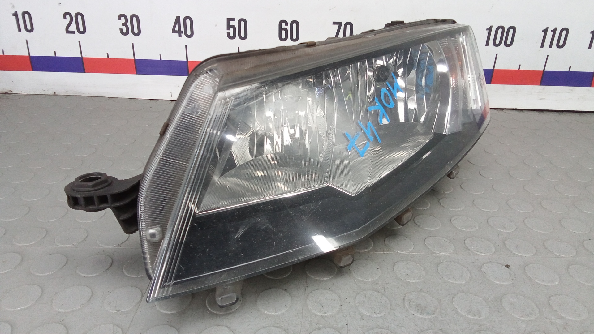 Фара левая