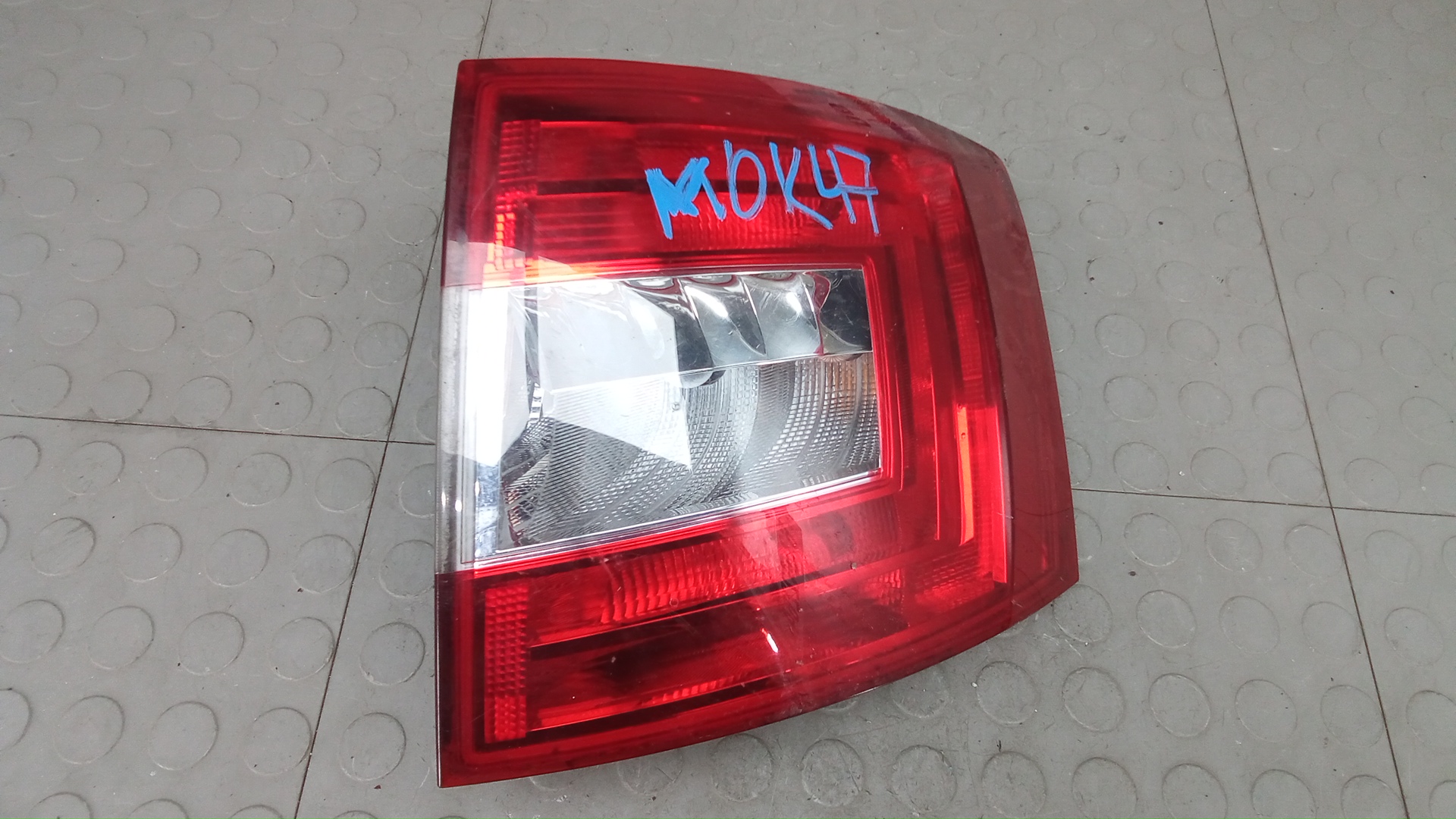 Фонарь задний правый