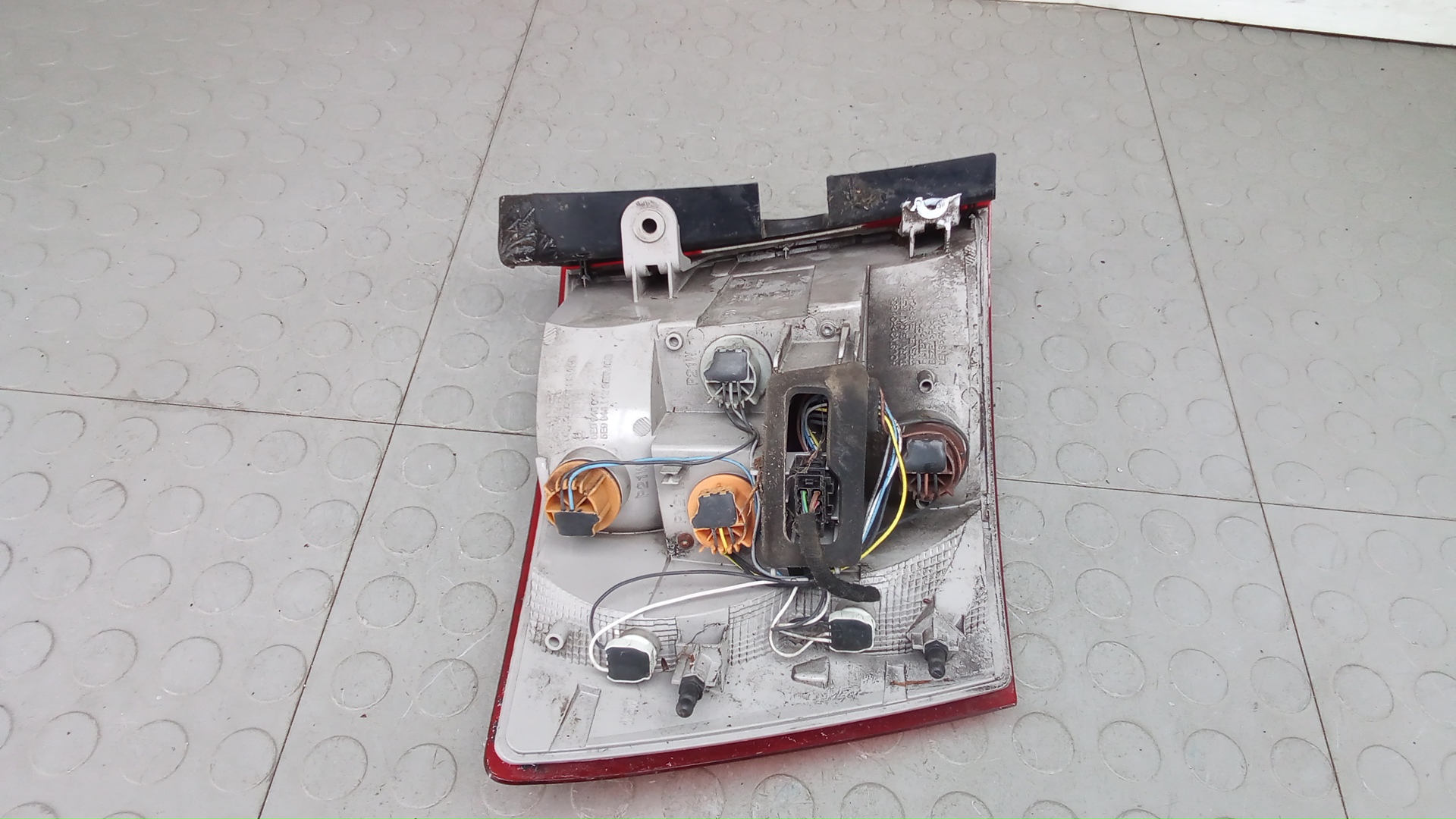 Фонарь задний правый