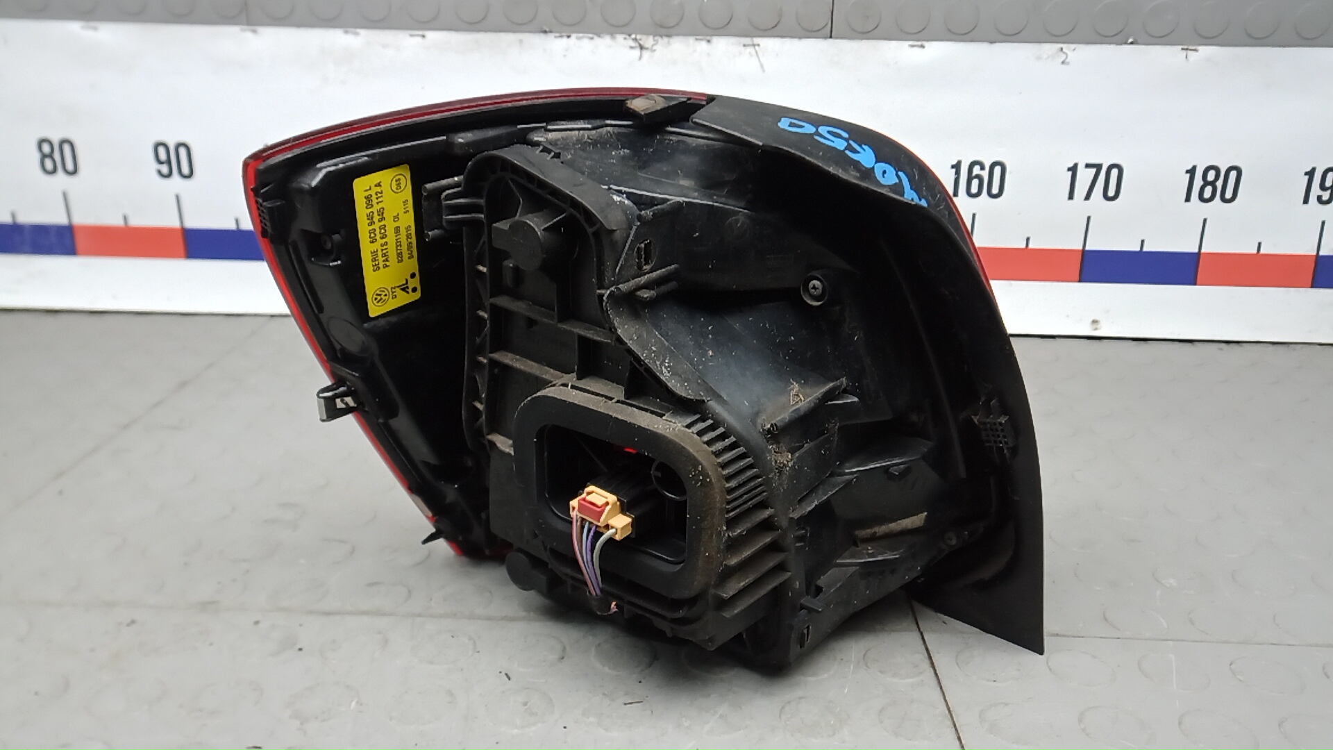 Фонарь задний правый