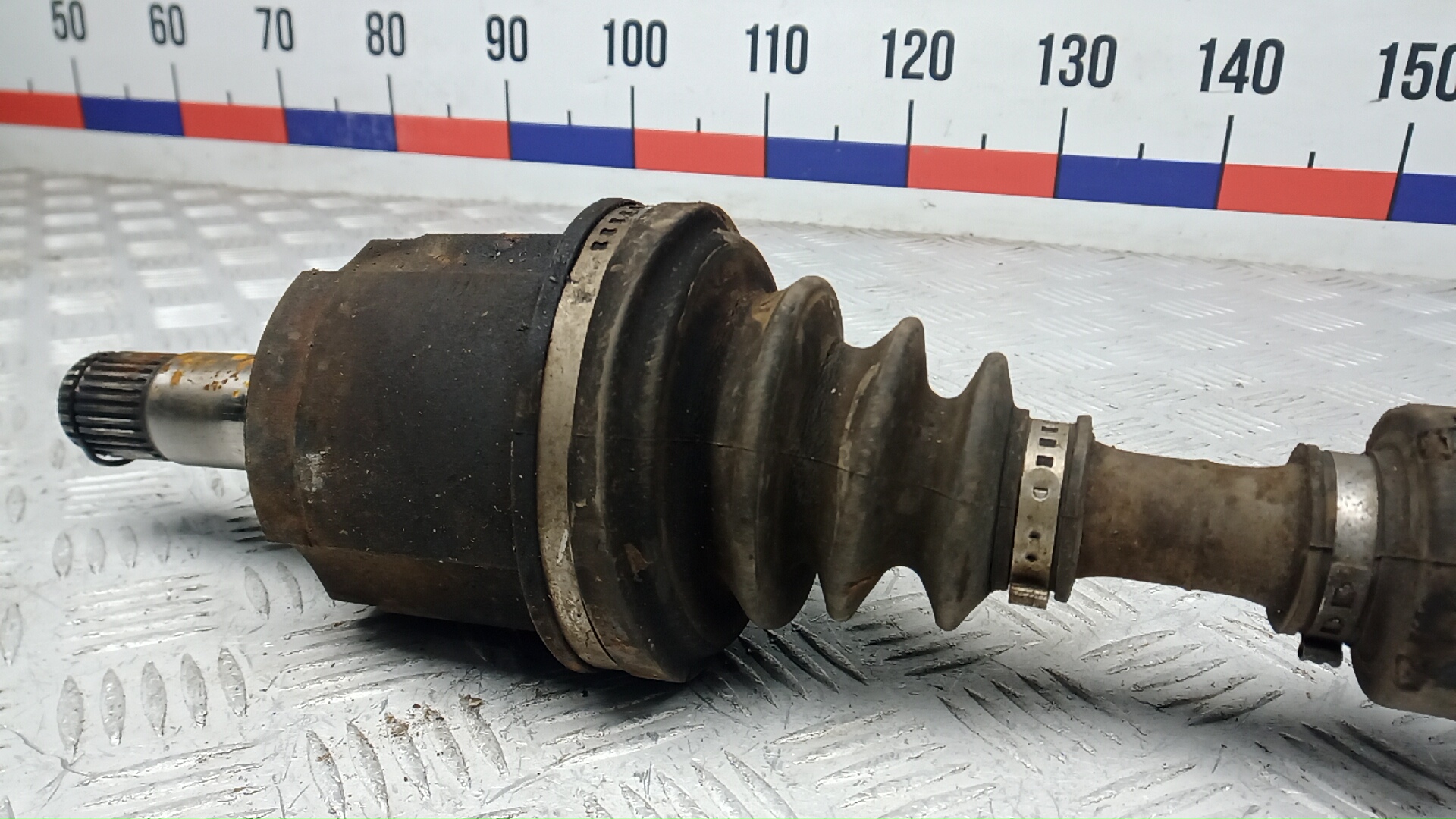 Полуось передняя левая