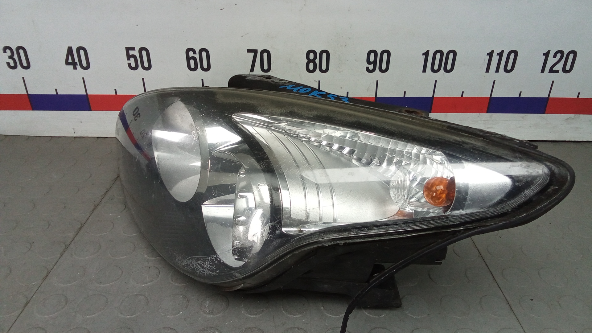 Фара левая