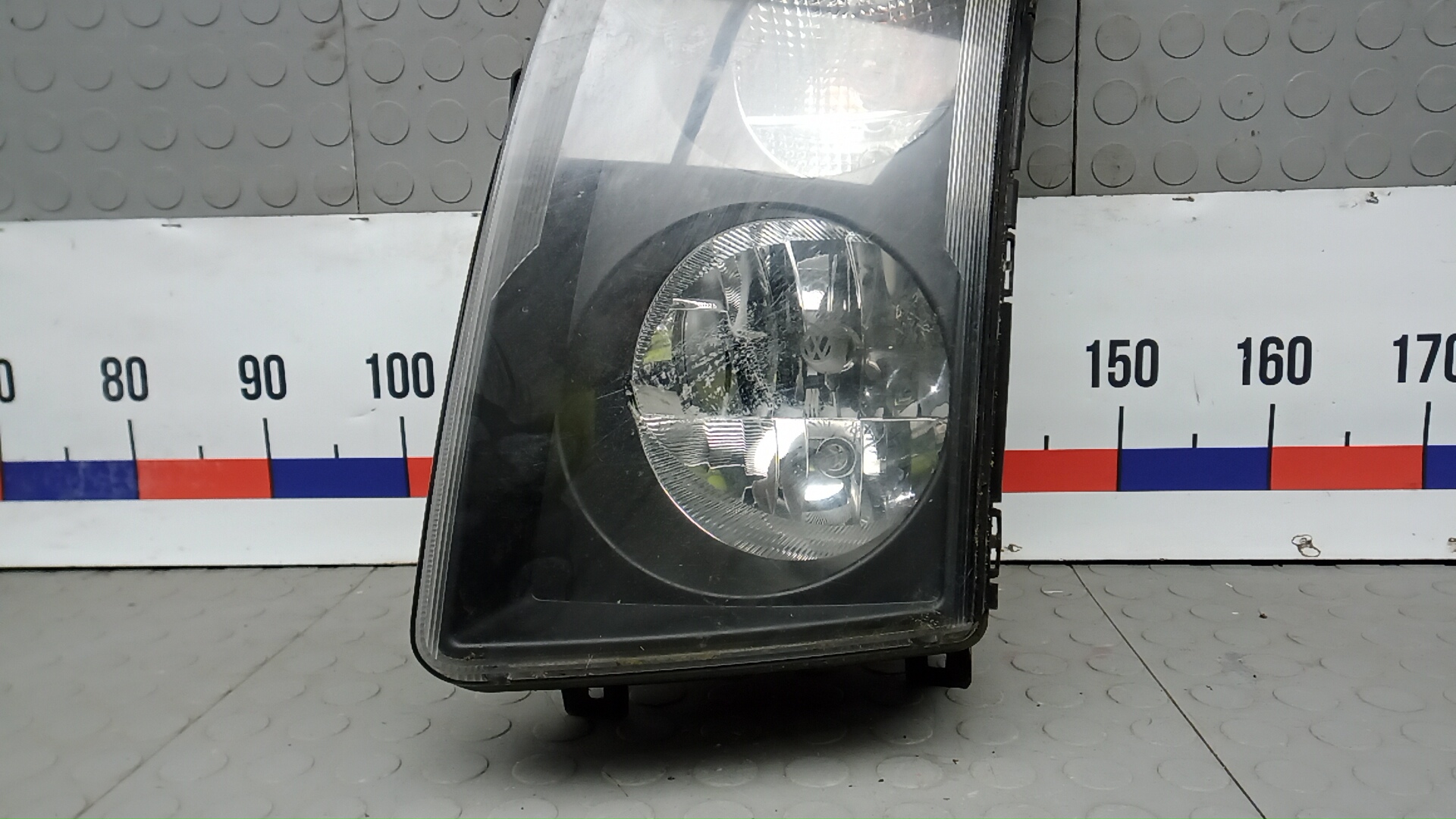 Фара левая