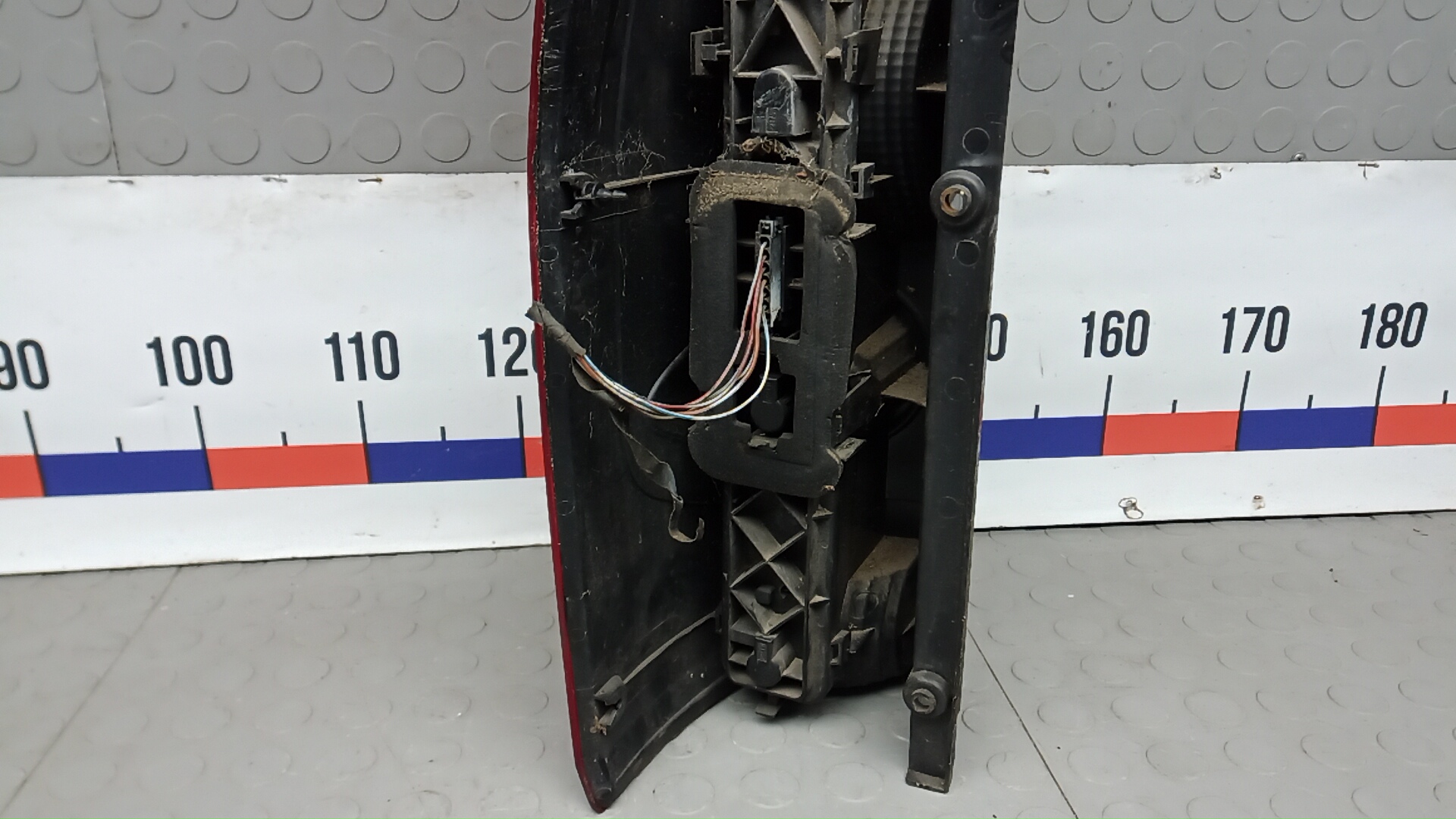 Фонарь задний правый