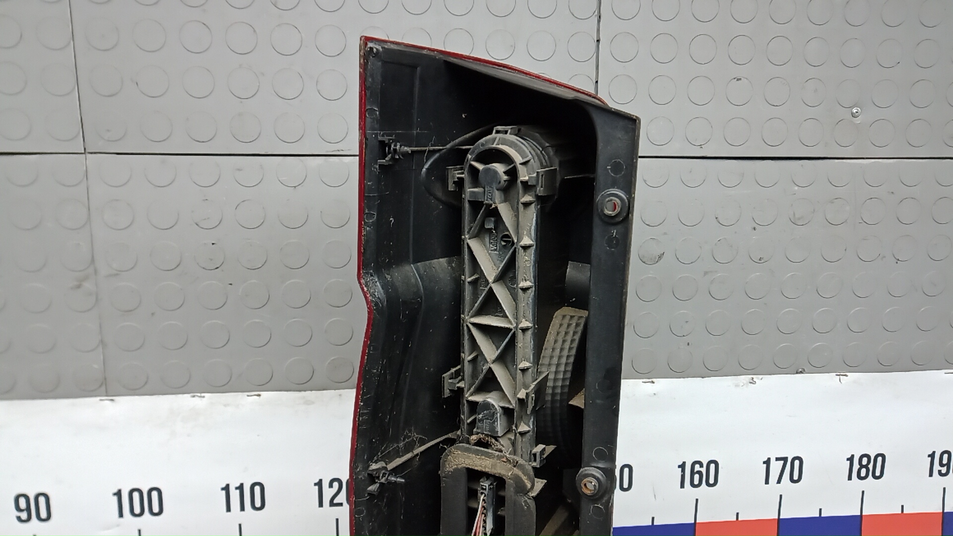 Фонарь задний правый