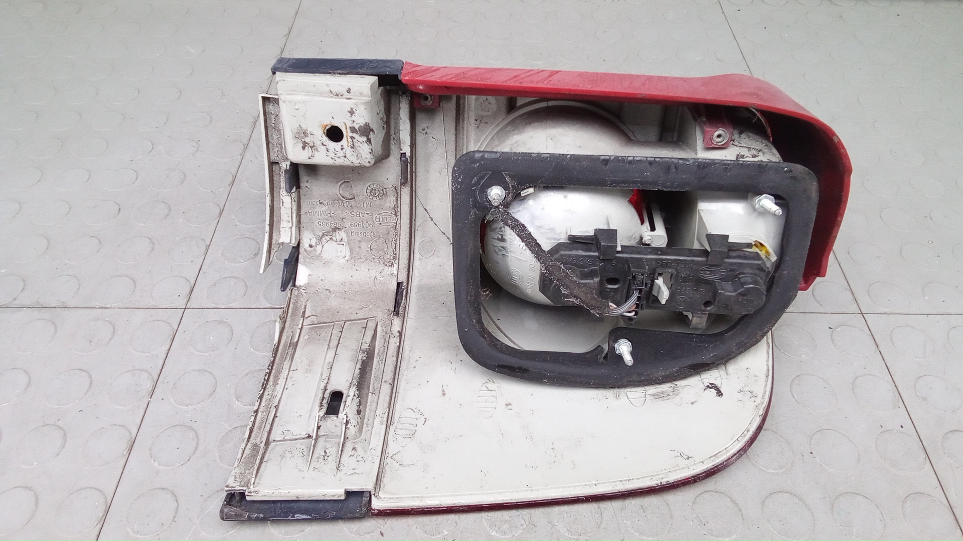 Фонарь задний левый