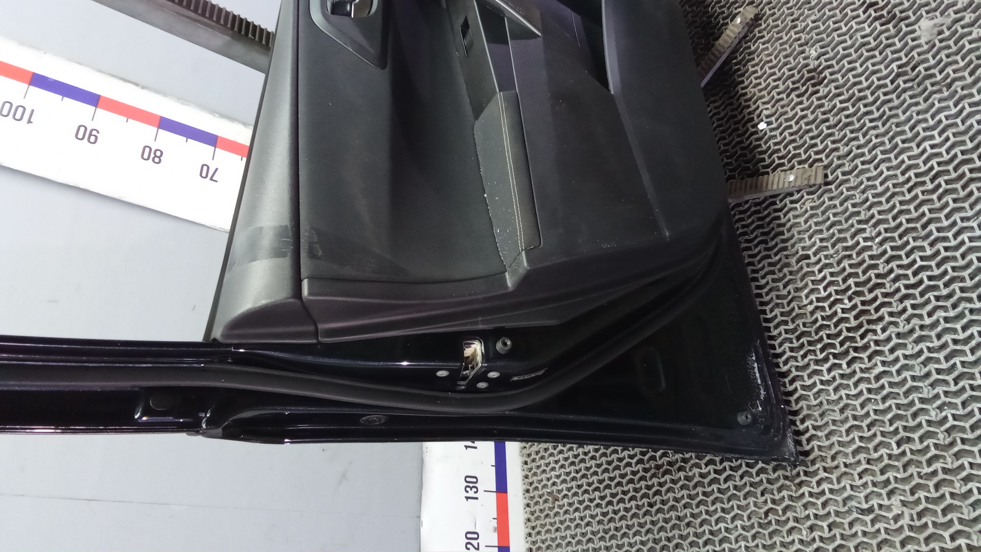 Дверь передняя левая