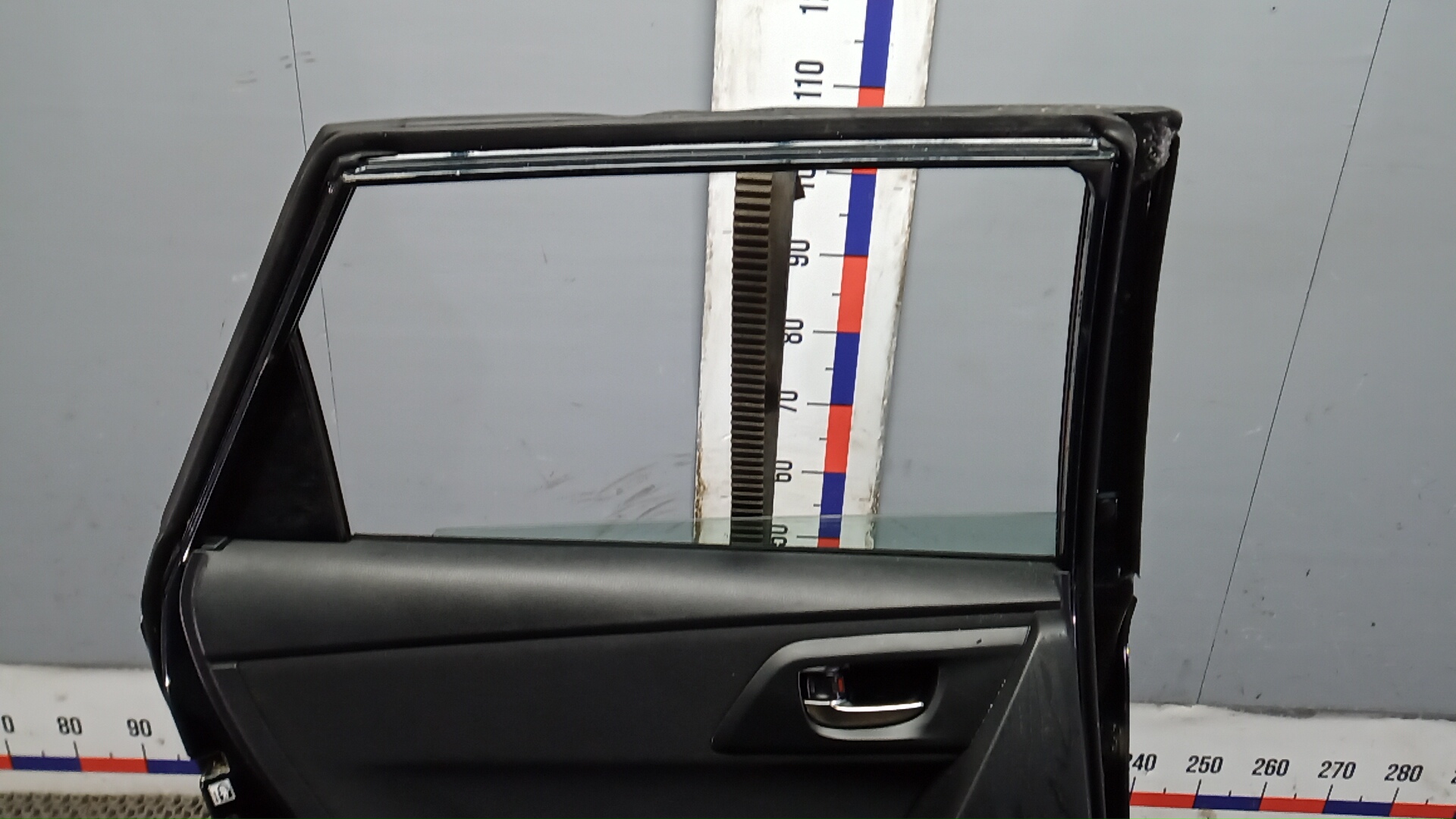 Дверь задняя левая