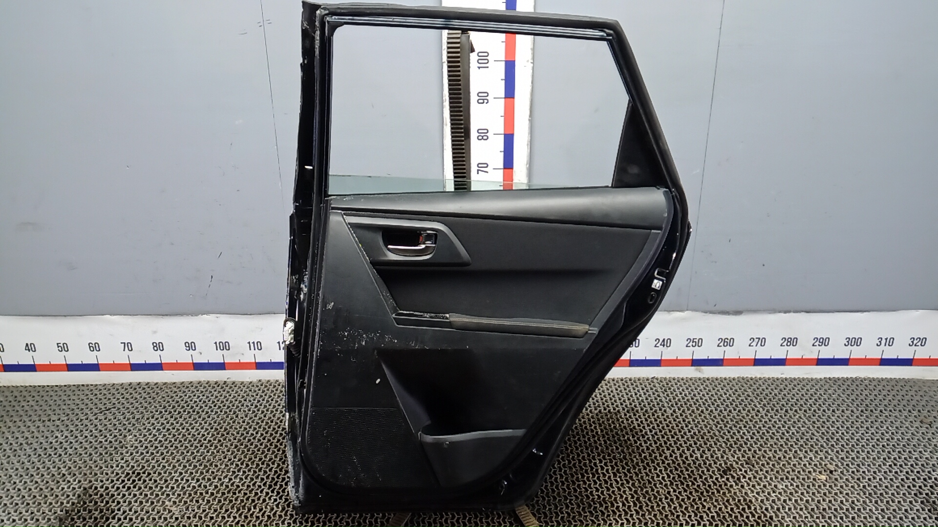 Дверь задняя правая