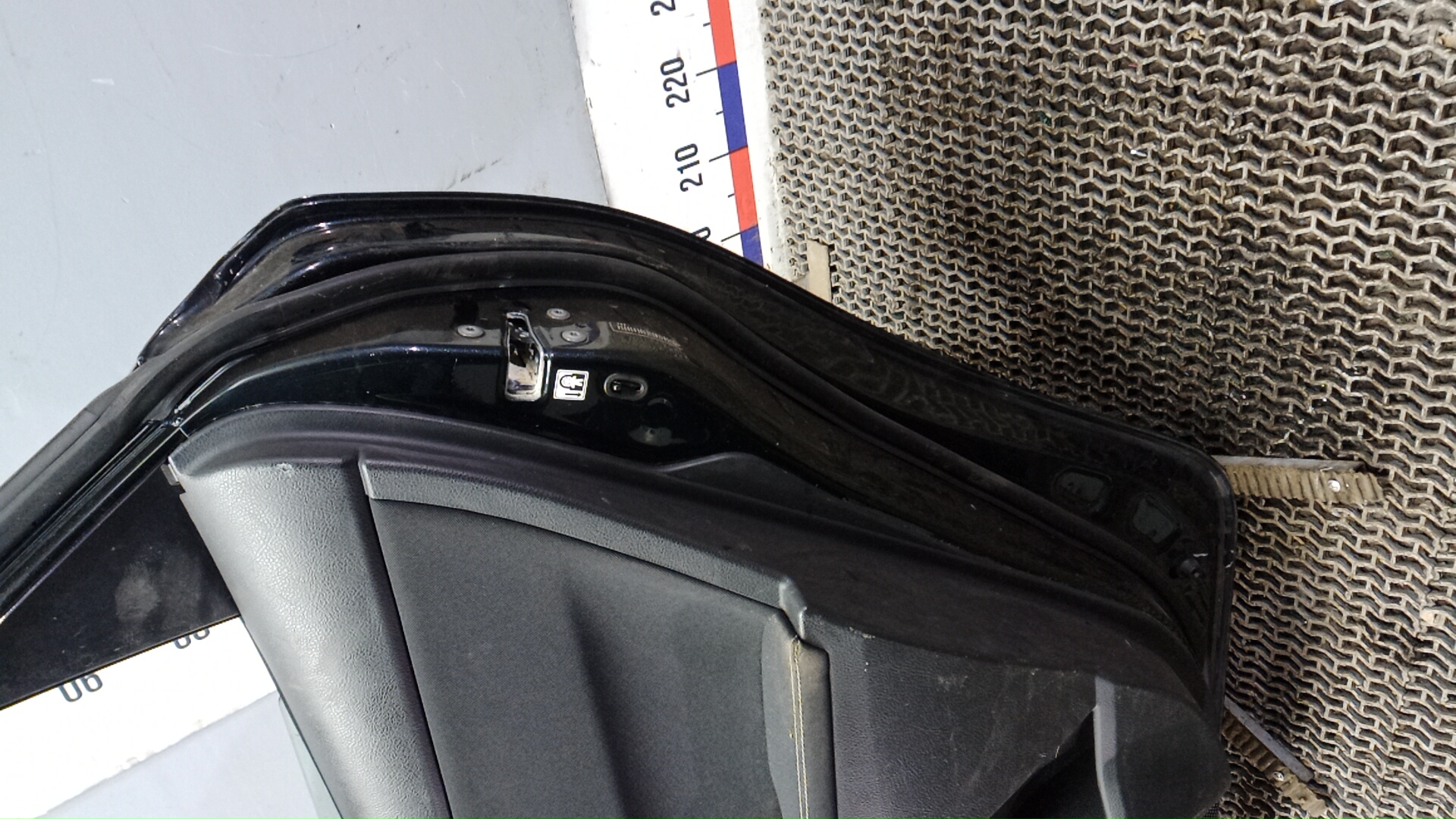 Дверь задняя правая