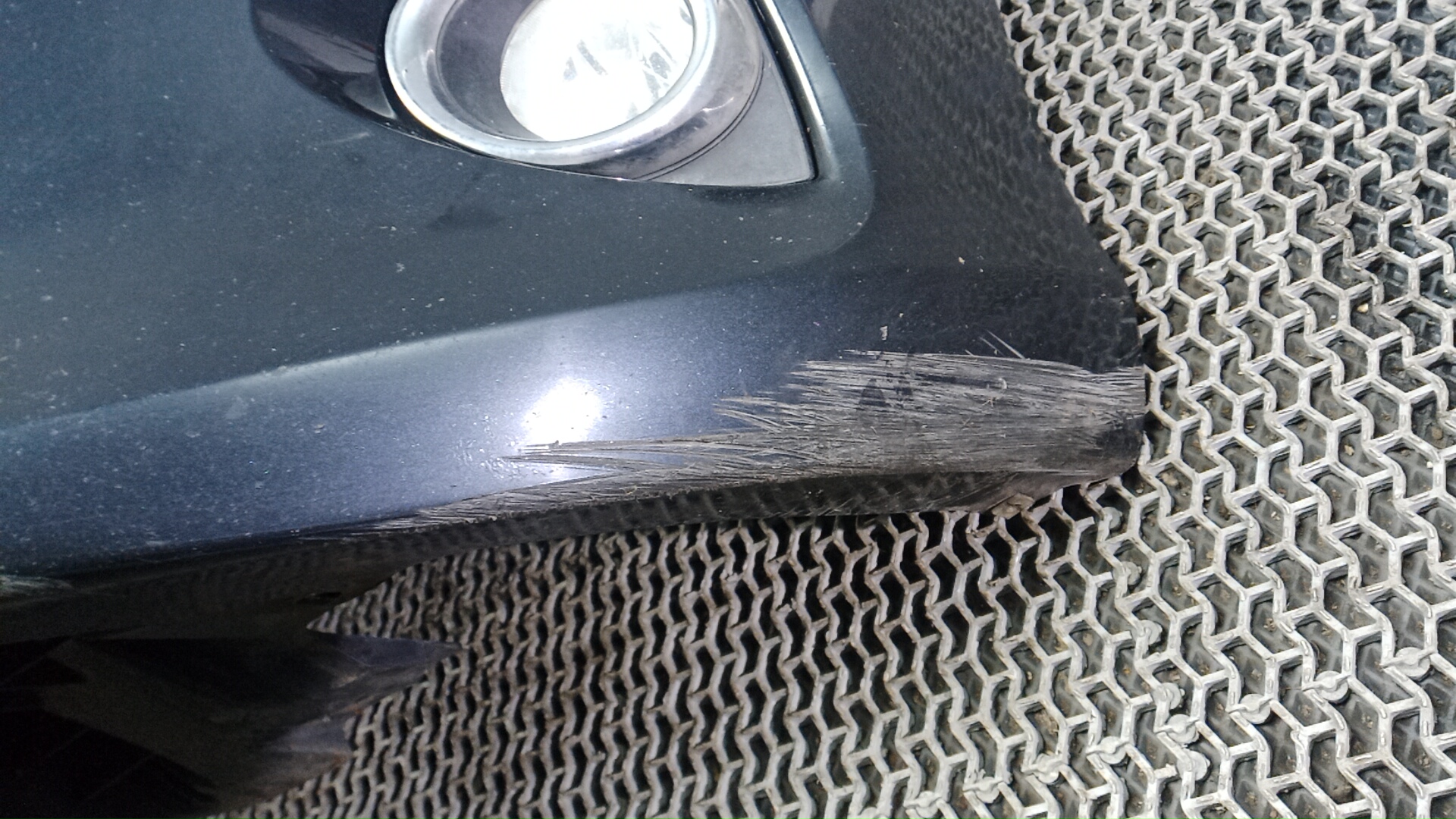 Бампер передний