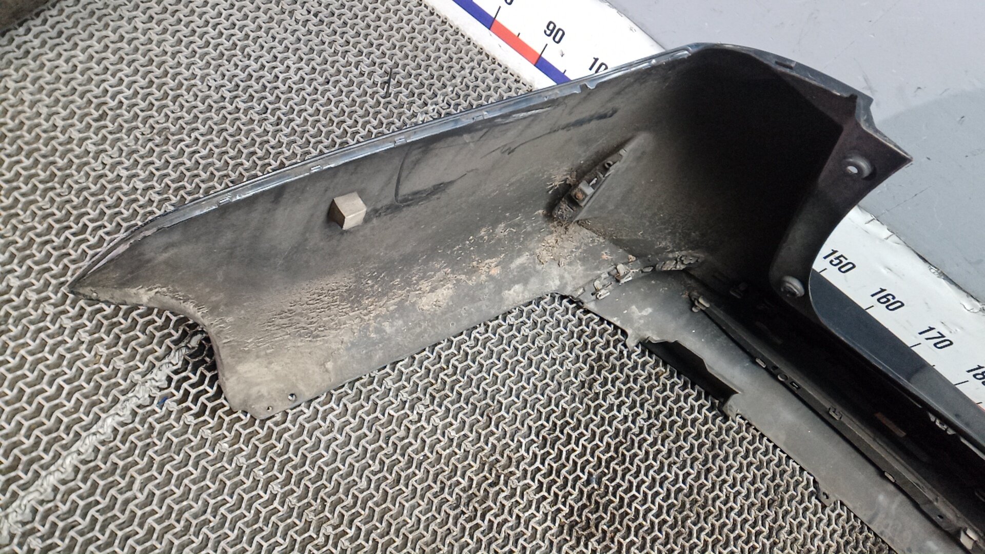 Бампер задний