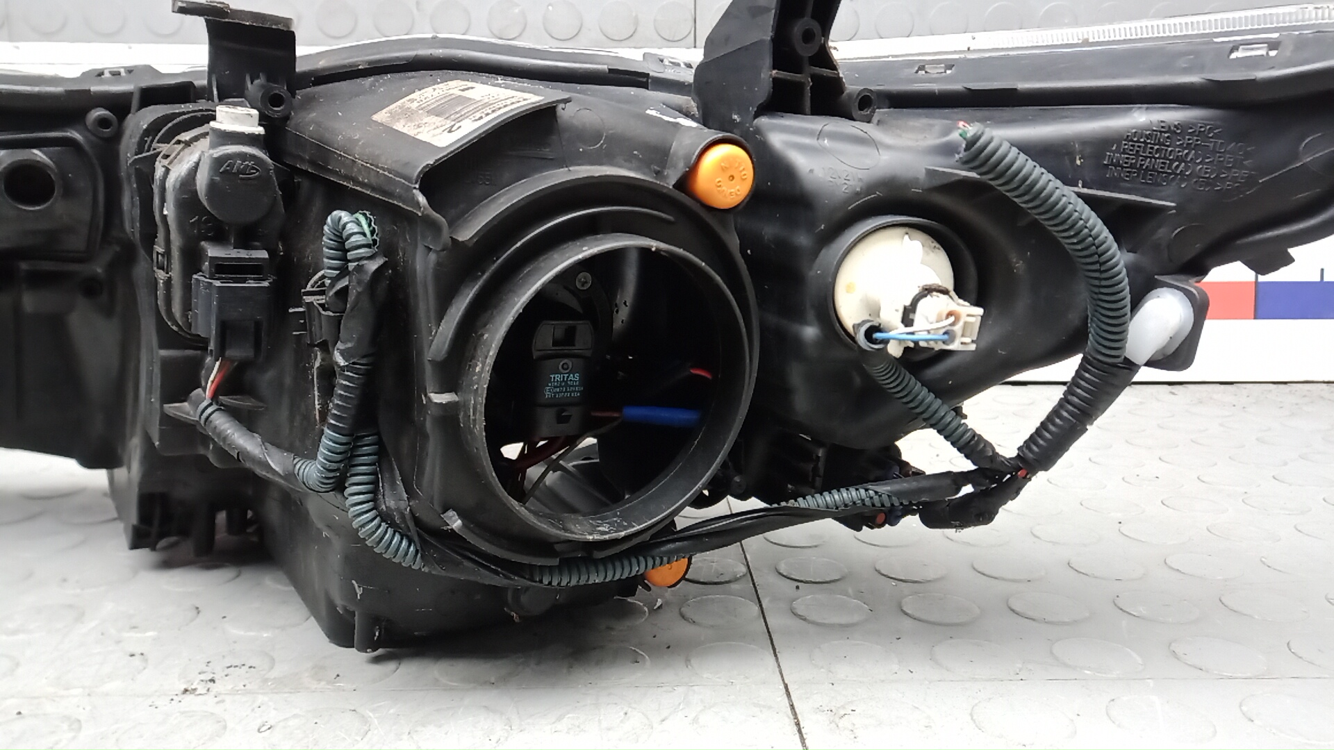 Фара правая