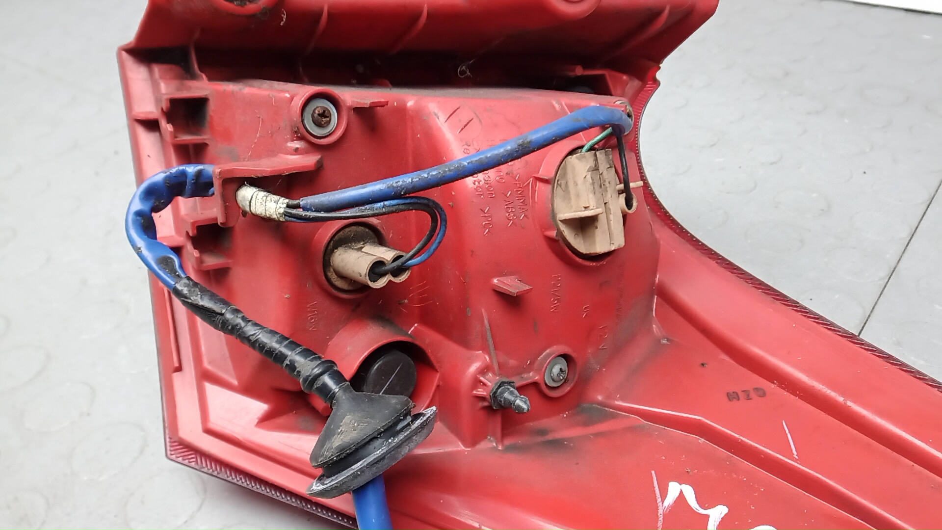 Фонарь задний левый