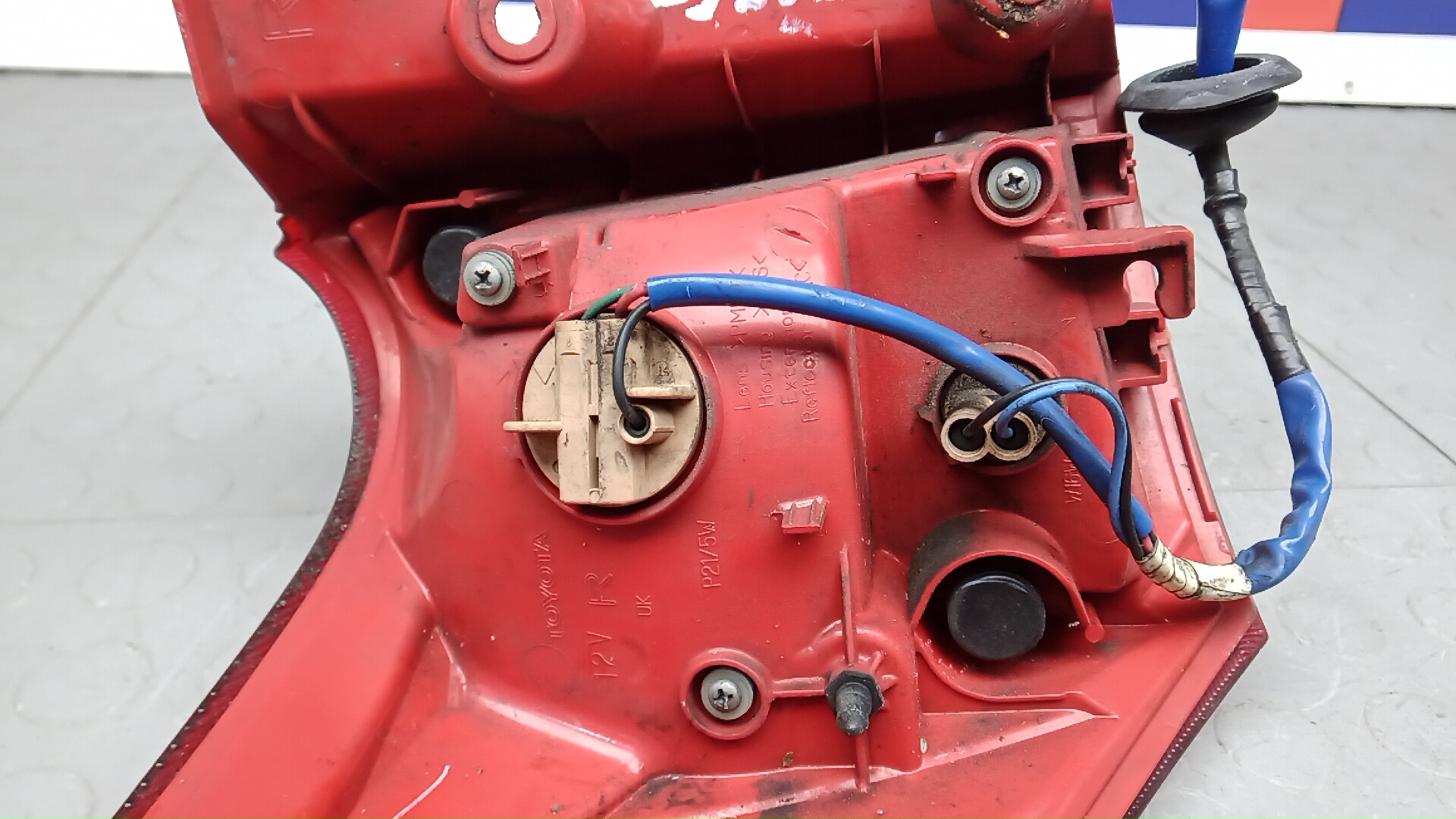 Фонарь задний правый