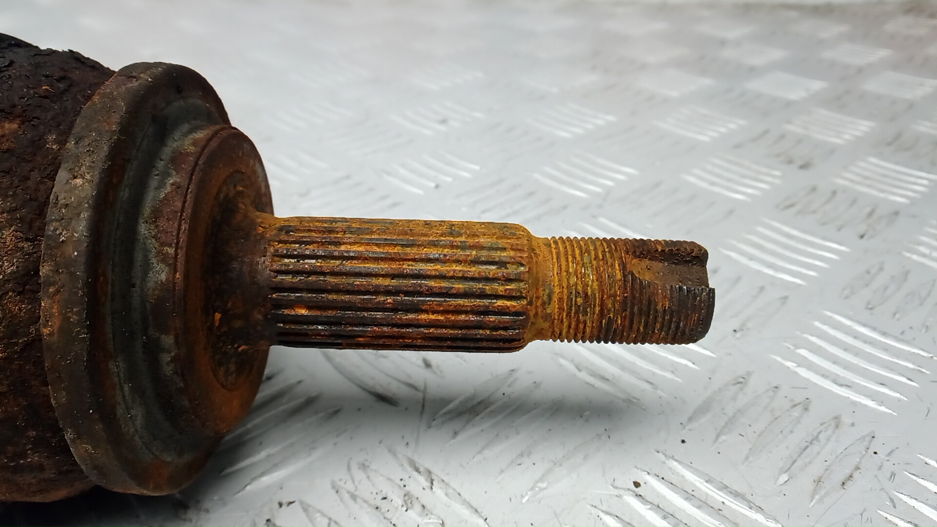 Полуось передняя правая