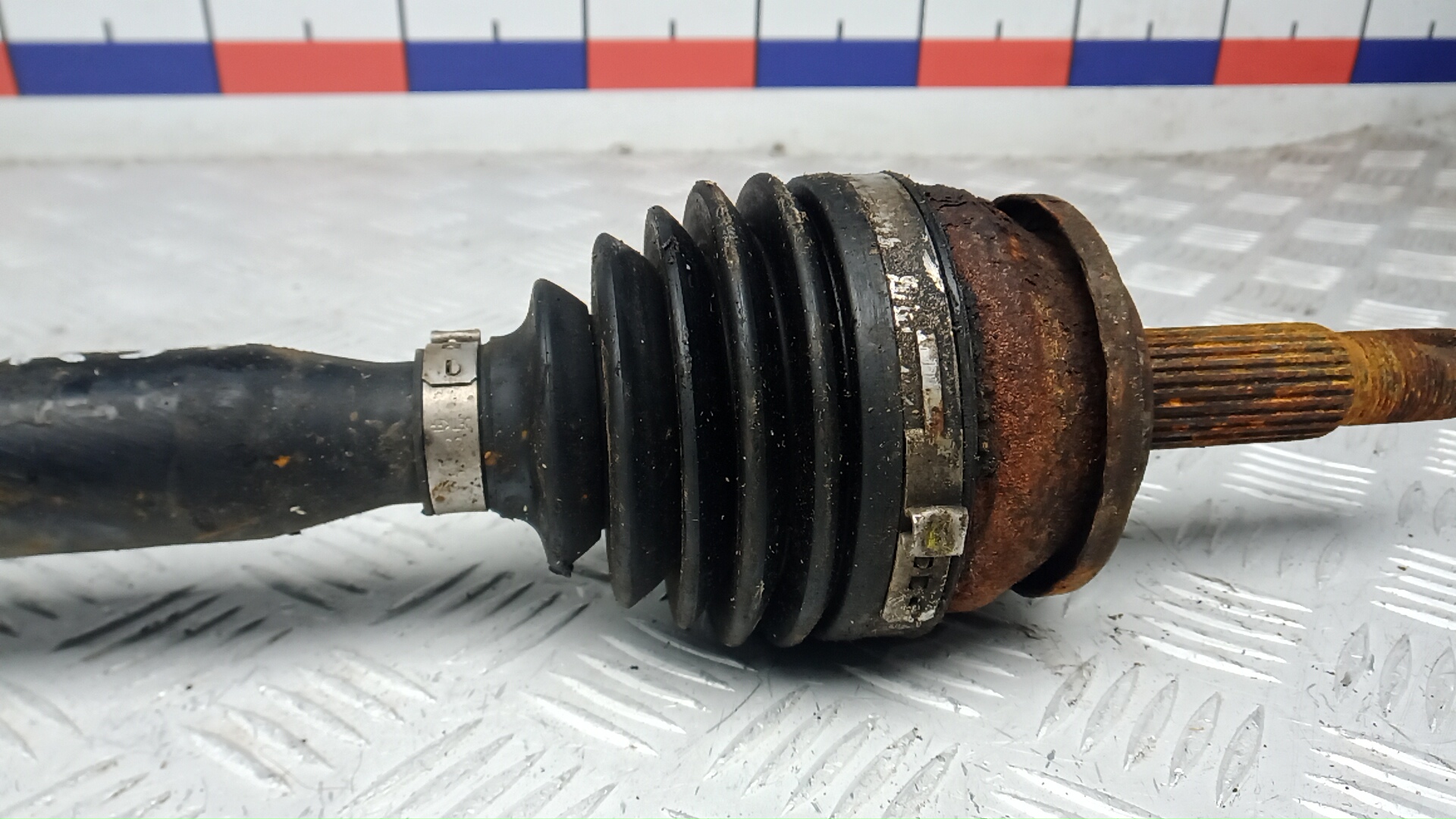 Полуось передняя правая