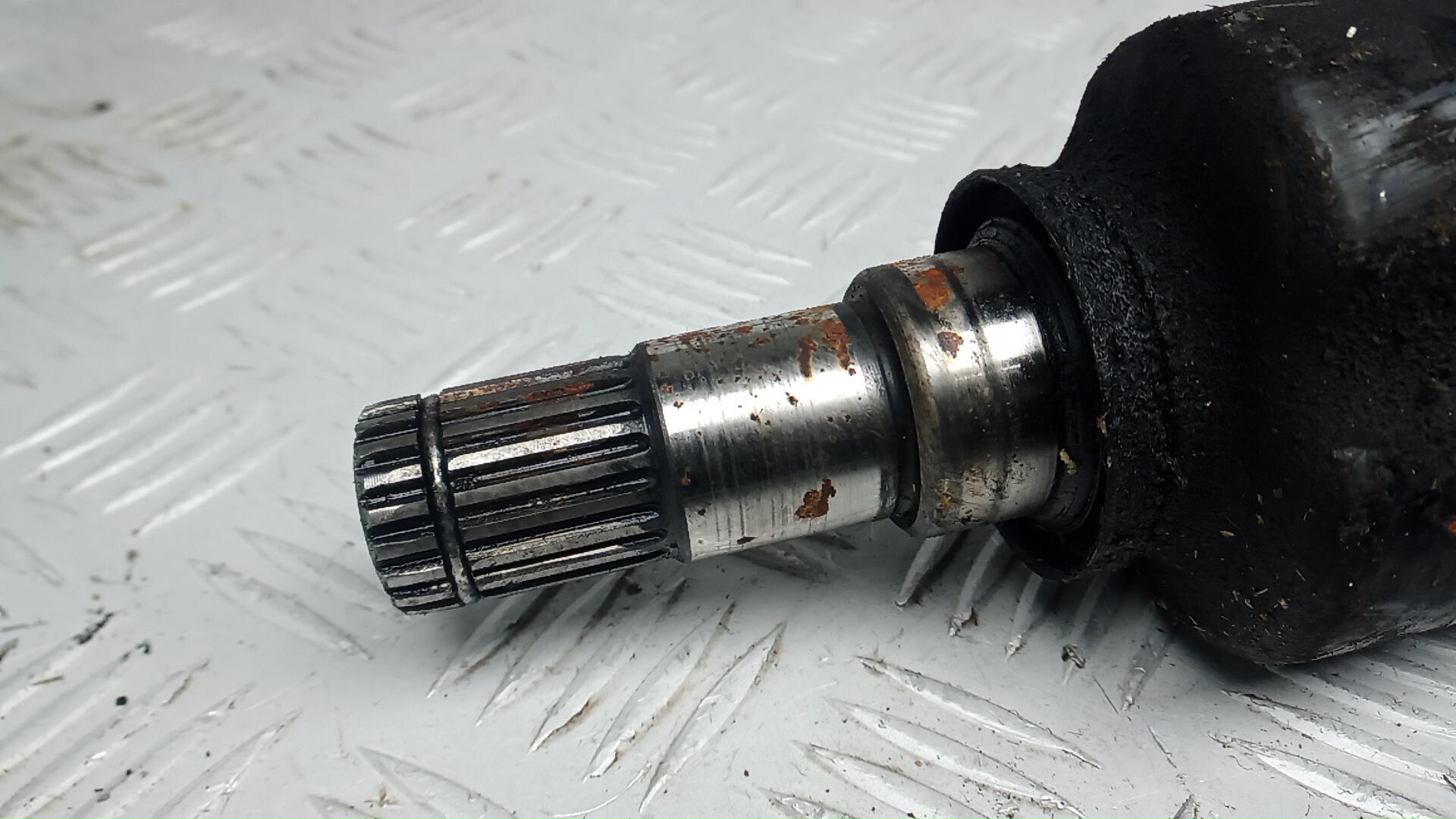 Полуось передняя правая