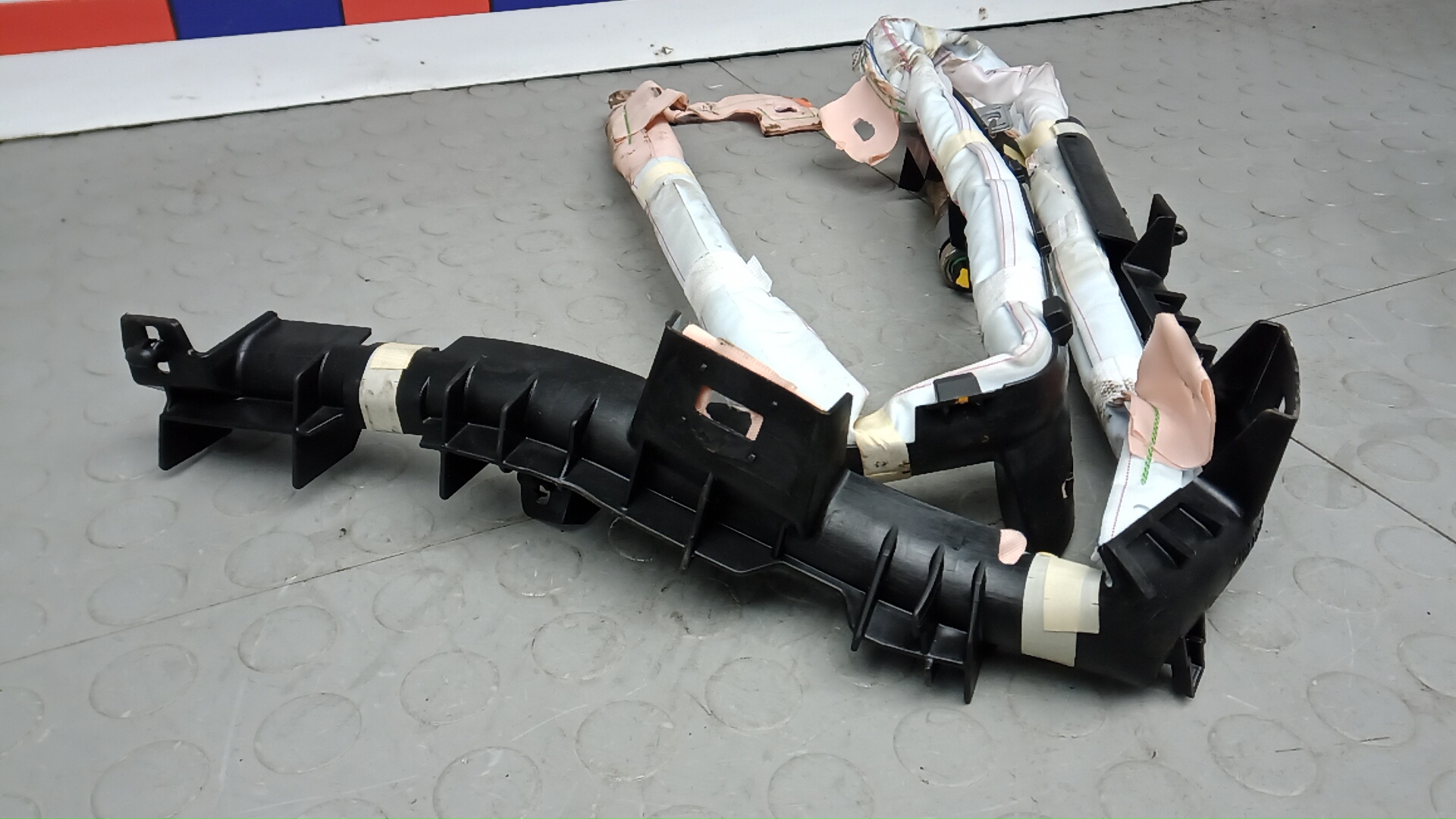 Подушка безопасности боковая (шторка)