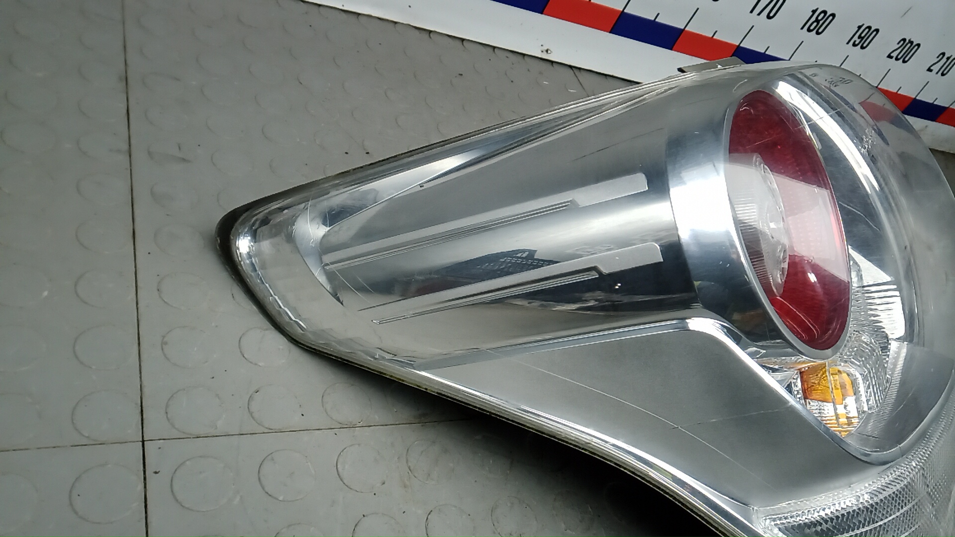 Фонарь задний левый