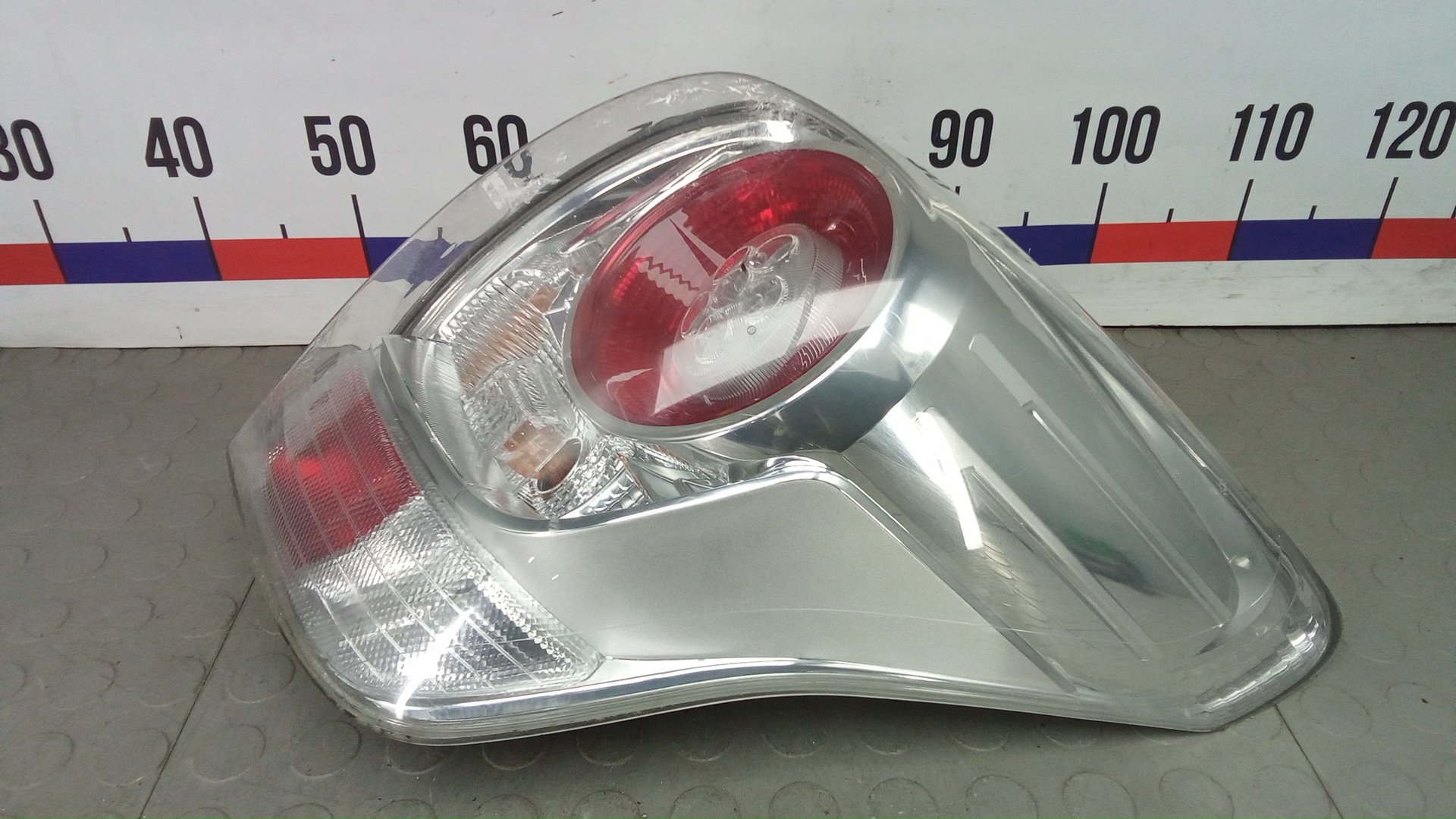 Фонарь задний правый