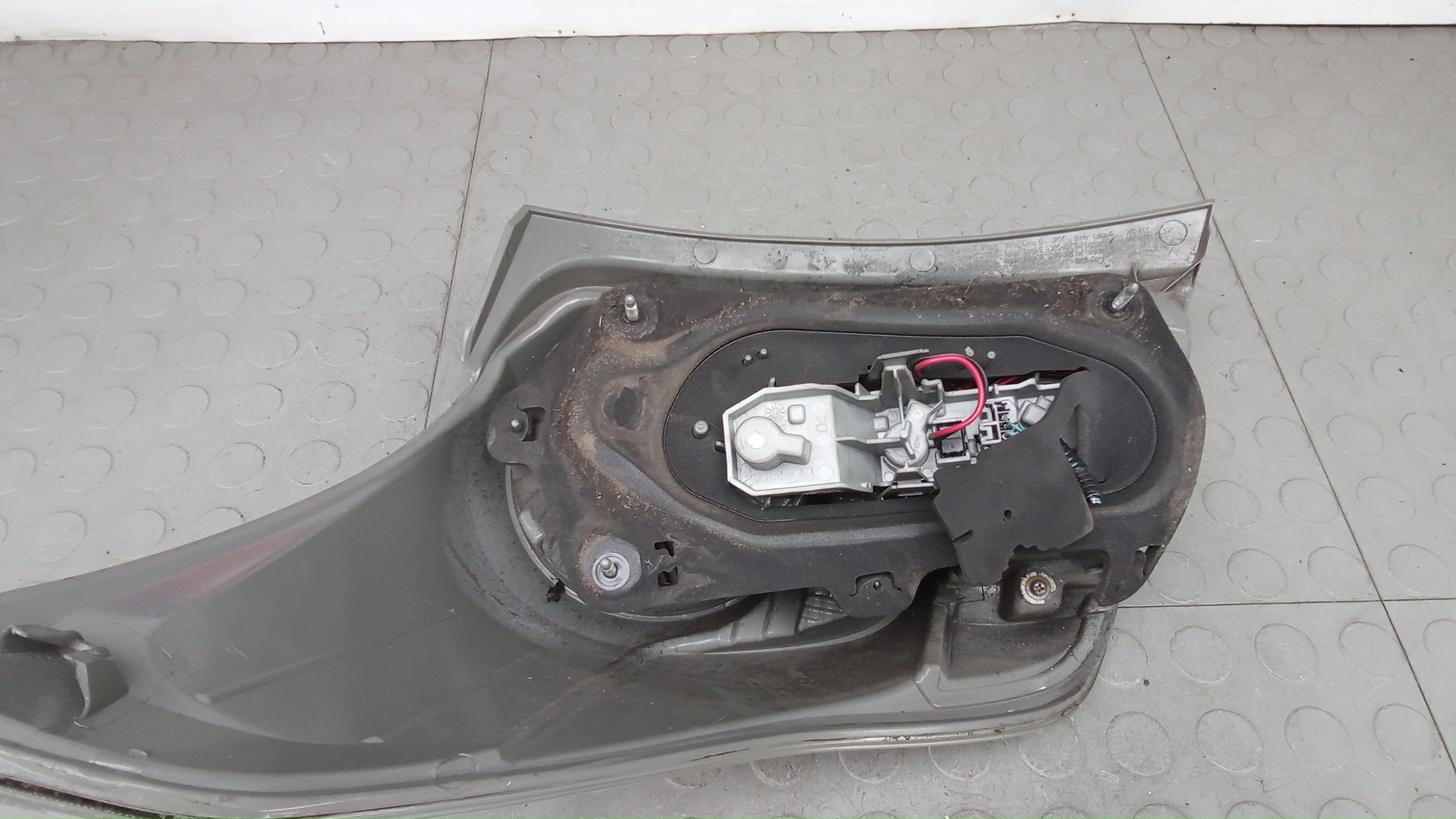 Фонарь задний правый