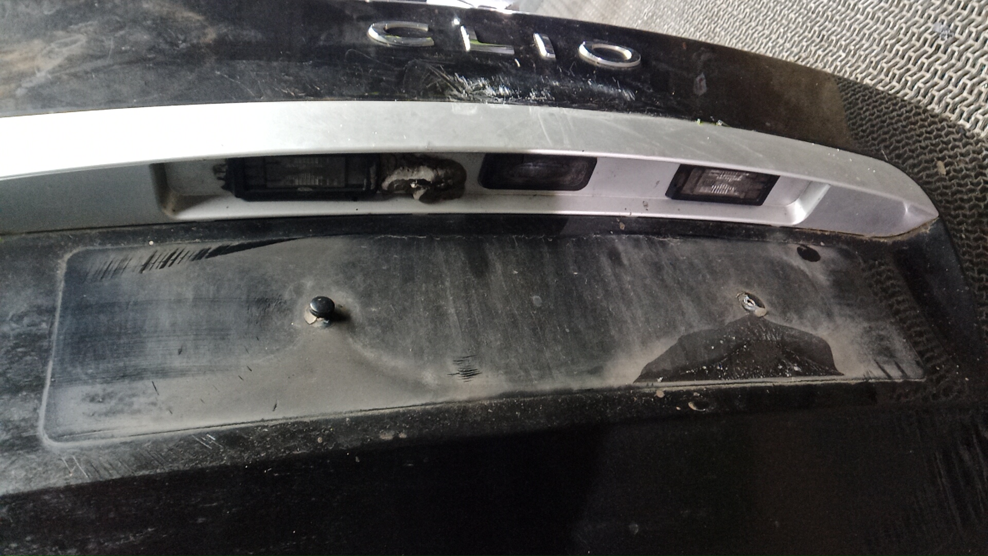 Дверь багажника