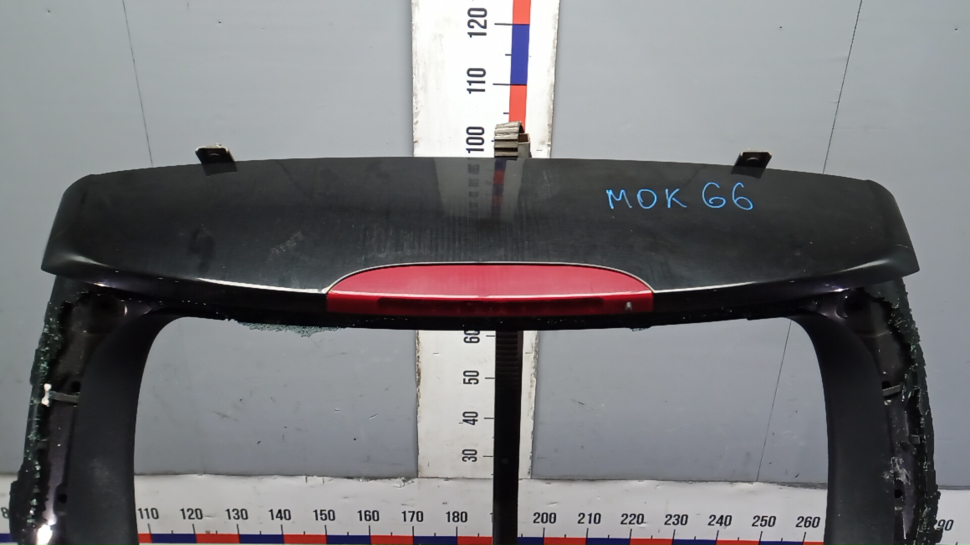 Дверь багажника