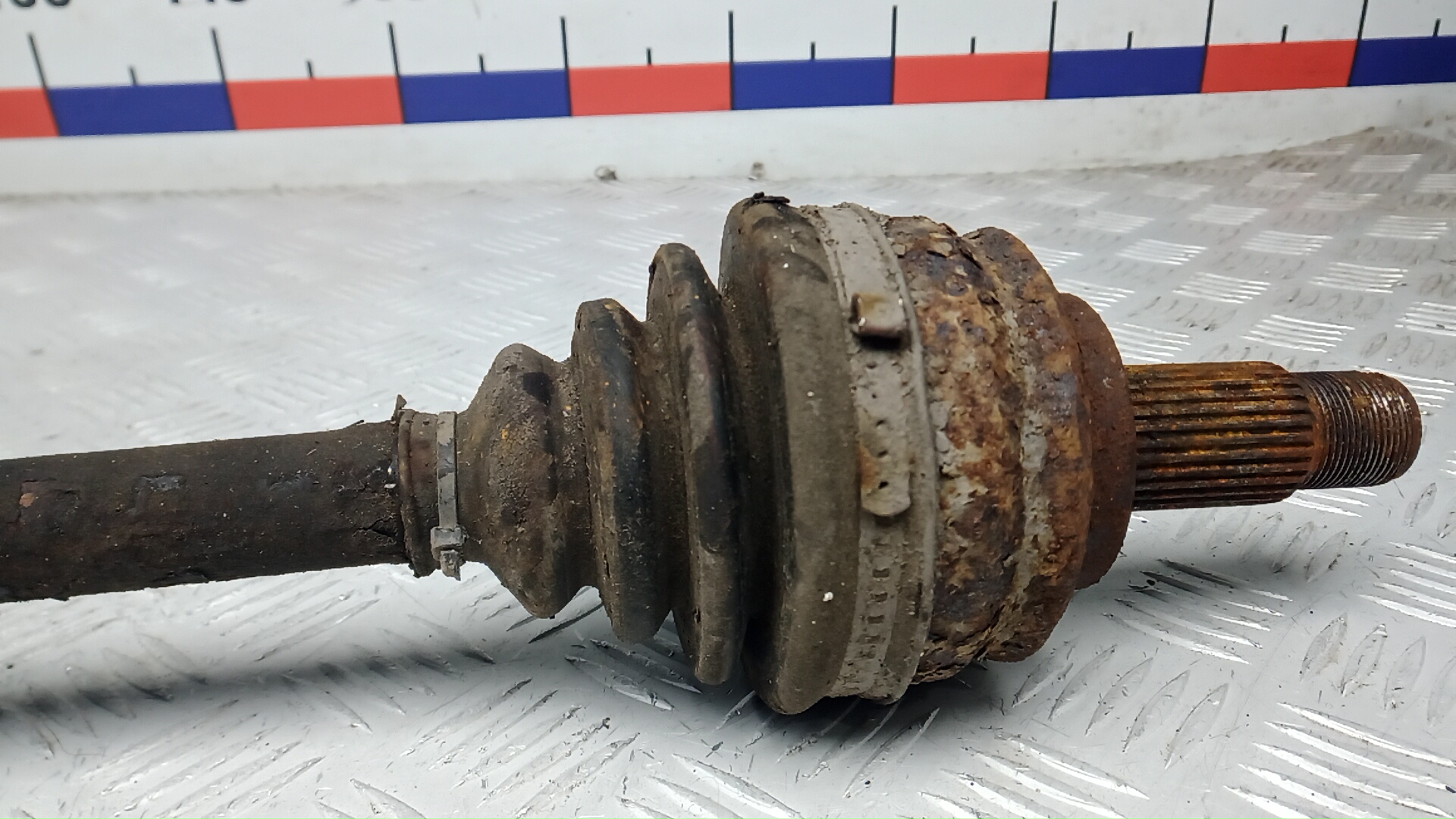 Полуось передняя правая