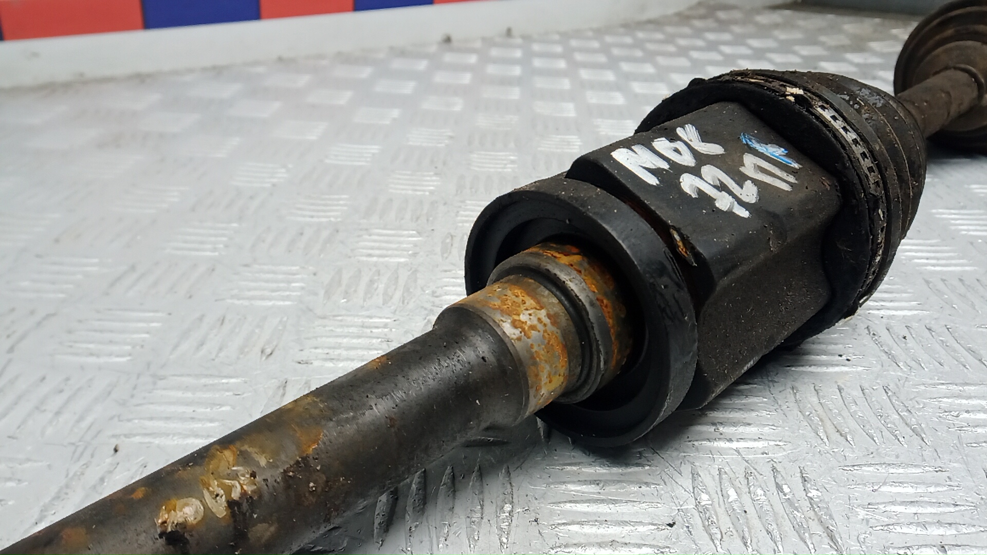 Полуось передняя правая