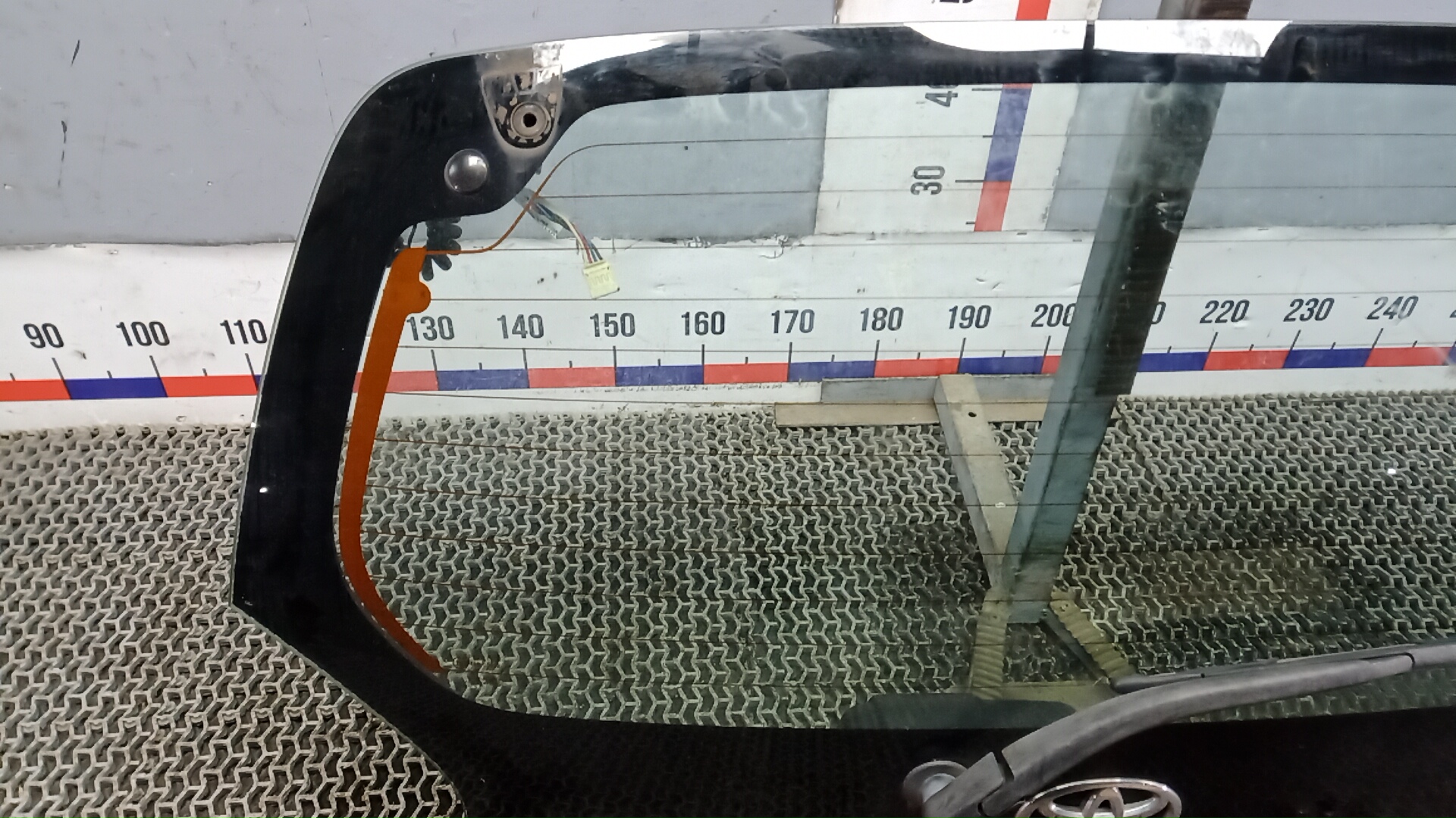 Дверь багажника