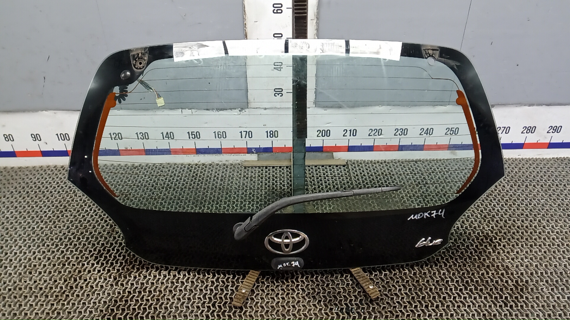 Дверь багажника