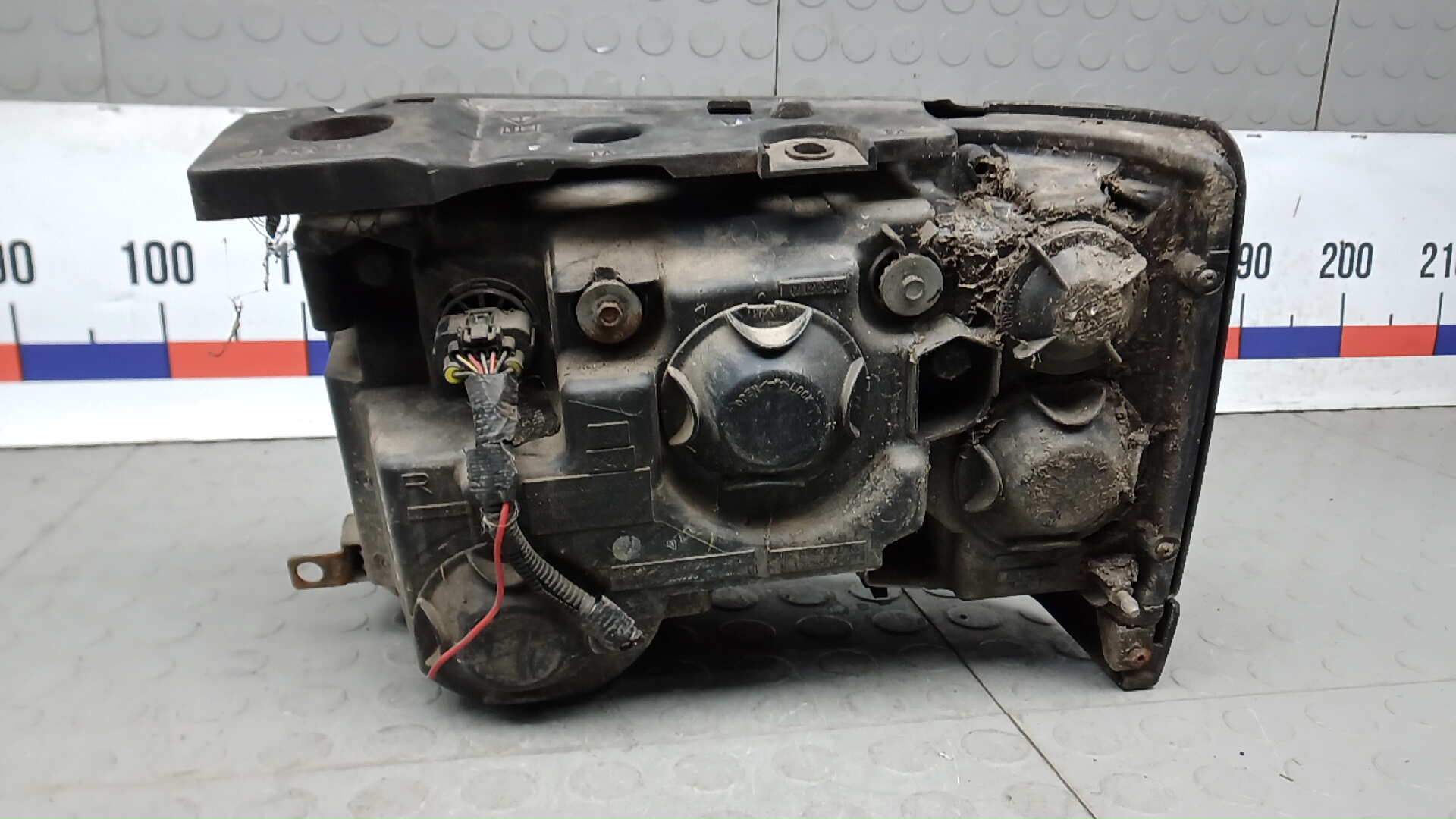 Фара правая