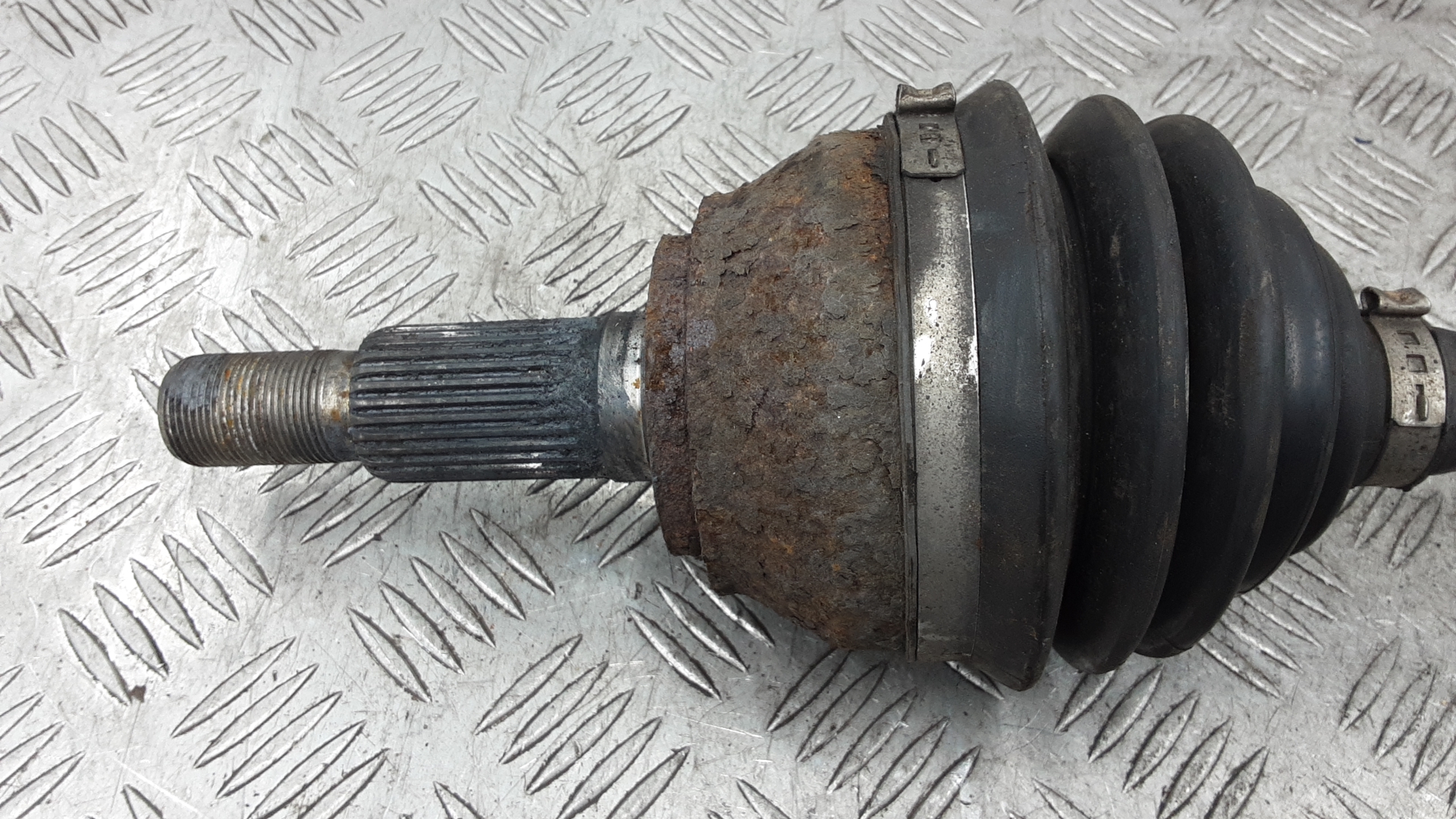 Полуось передняя правая