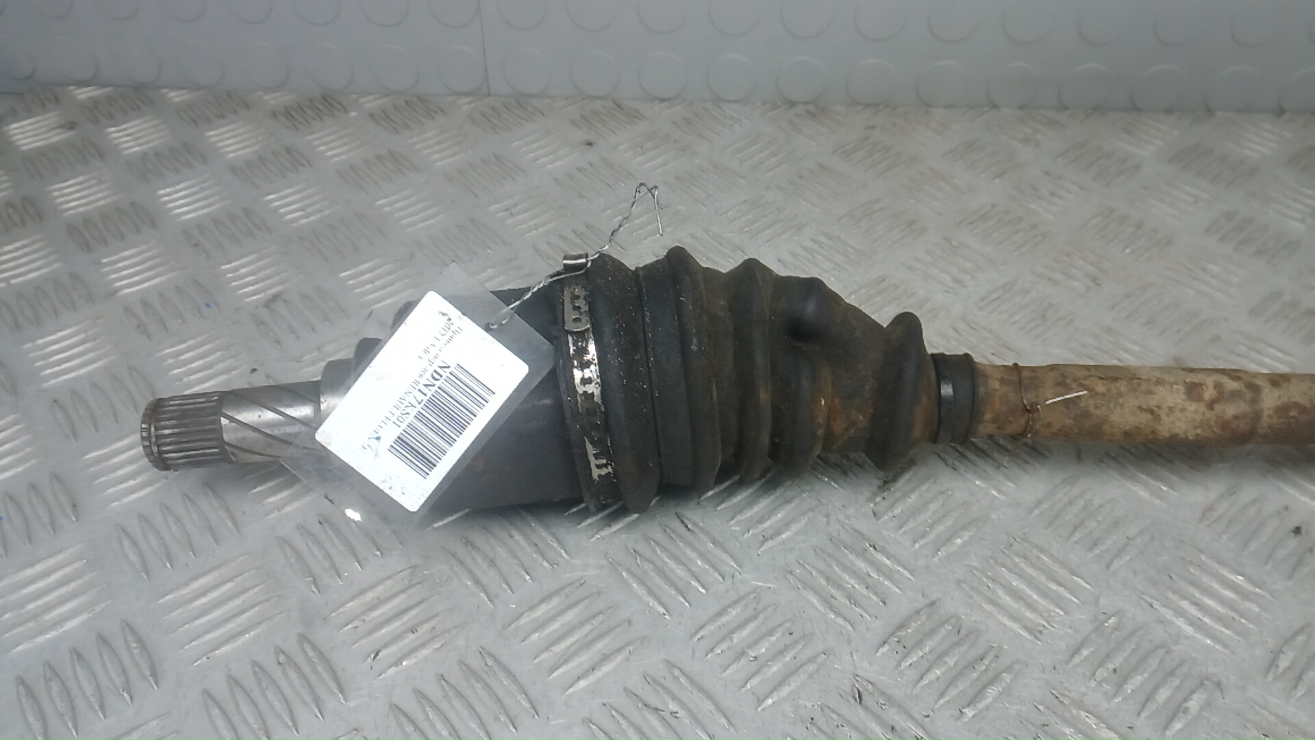 Полуось передняя левая