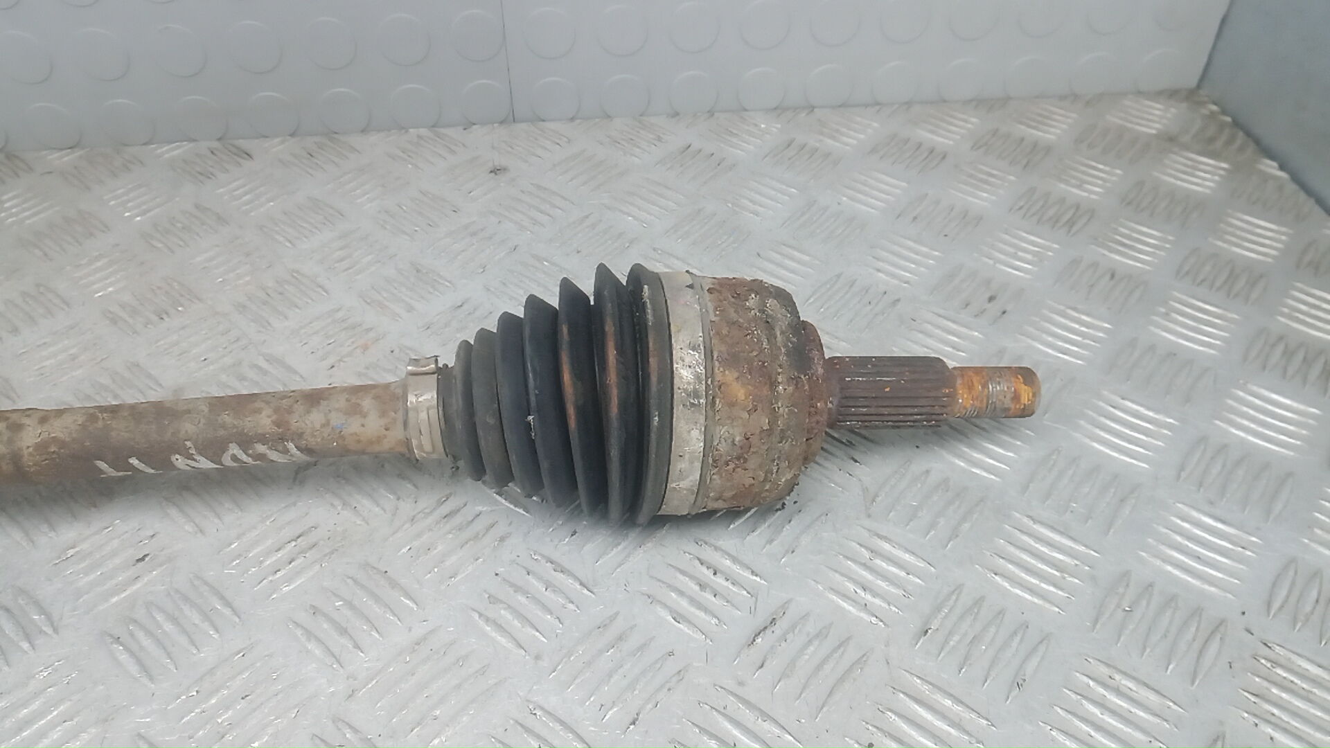 Полуось передняя левая