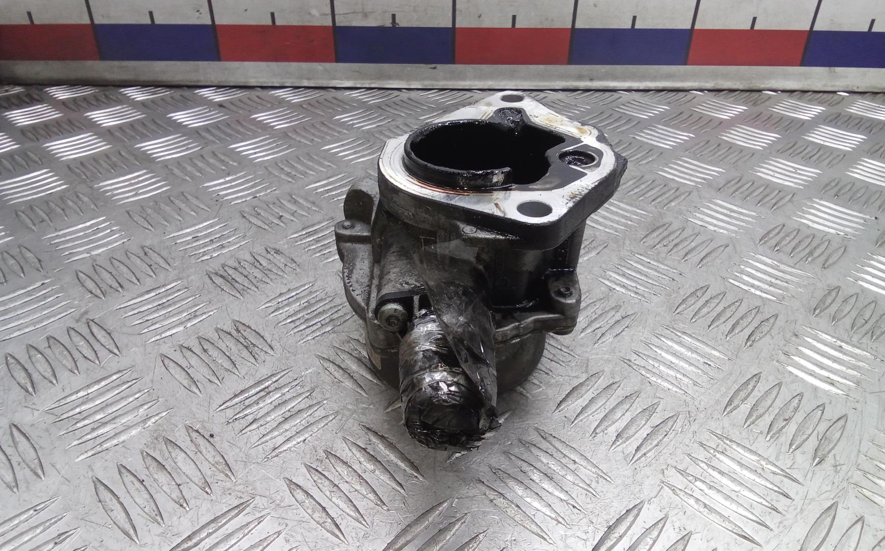 Насос вакуумный