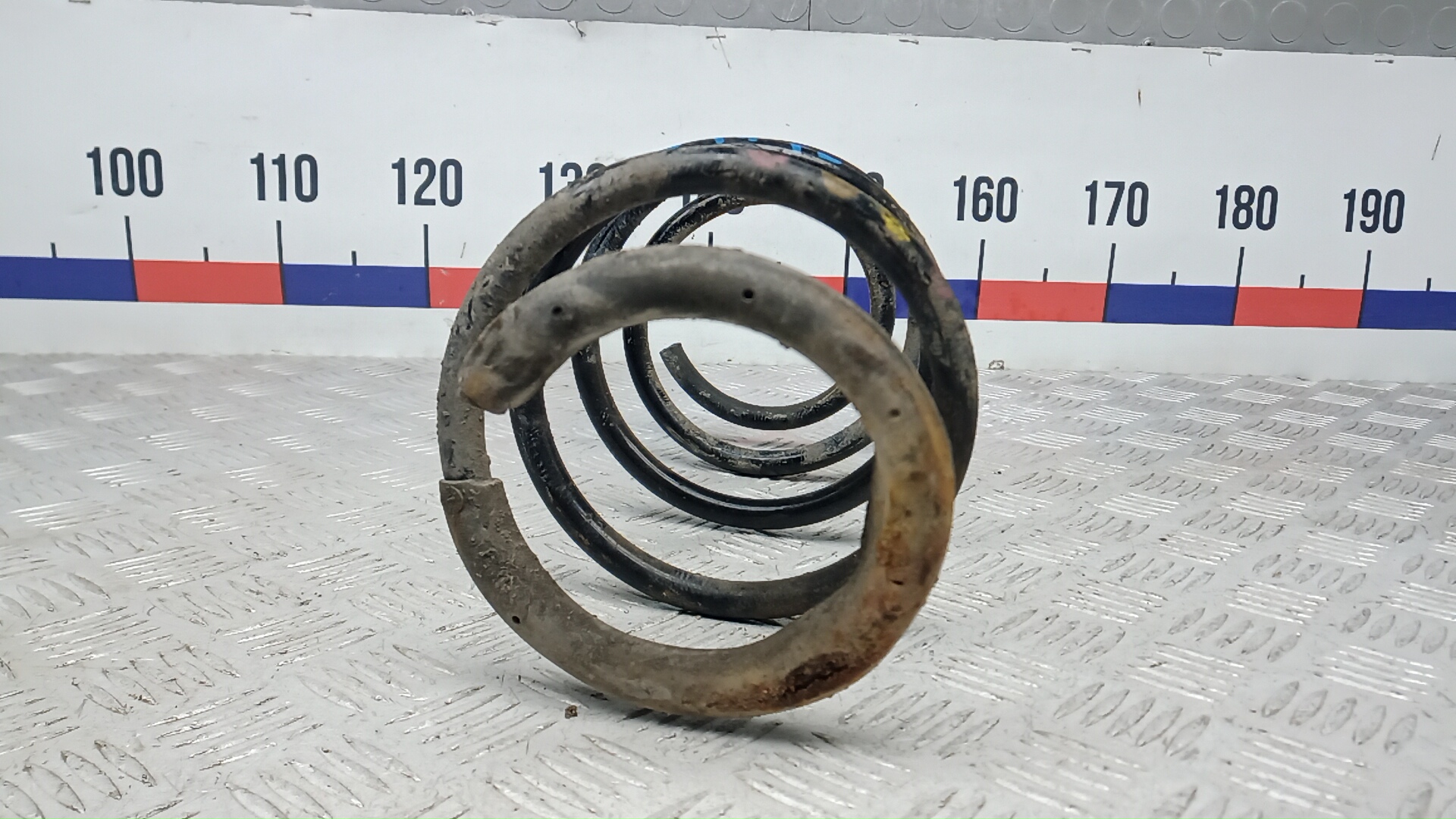 Пружина передняя левая