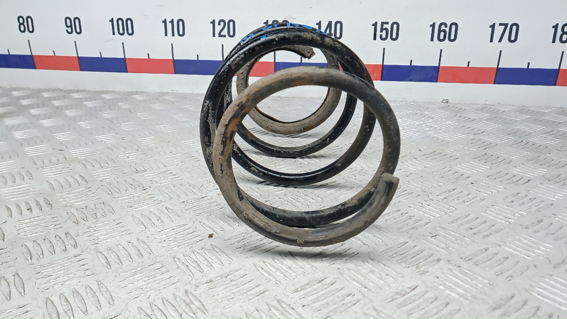 Пружина передняя левая