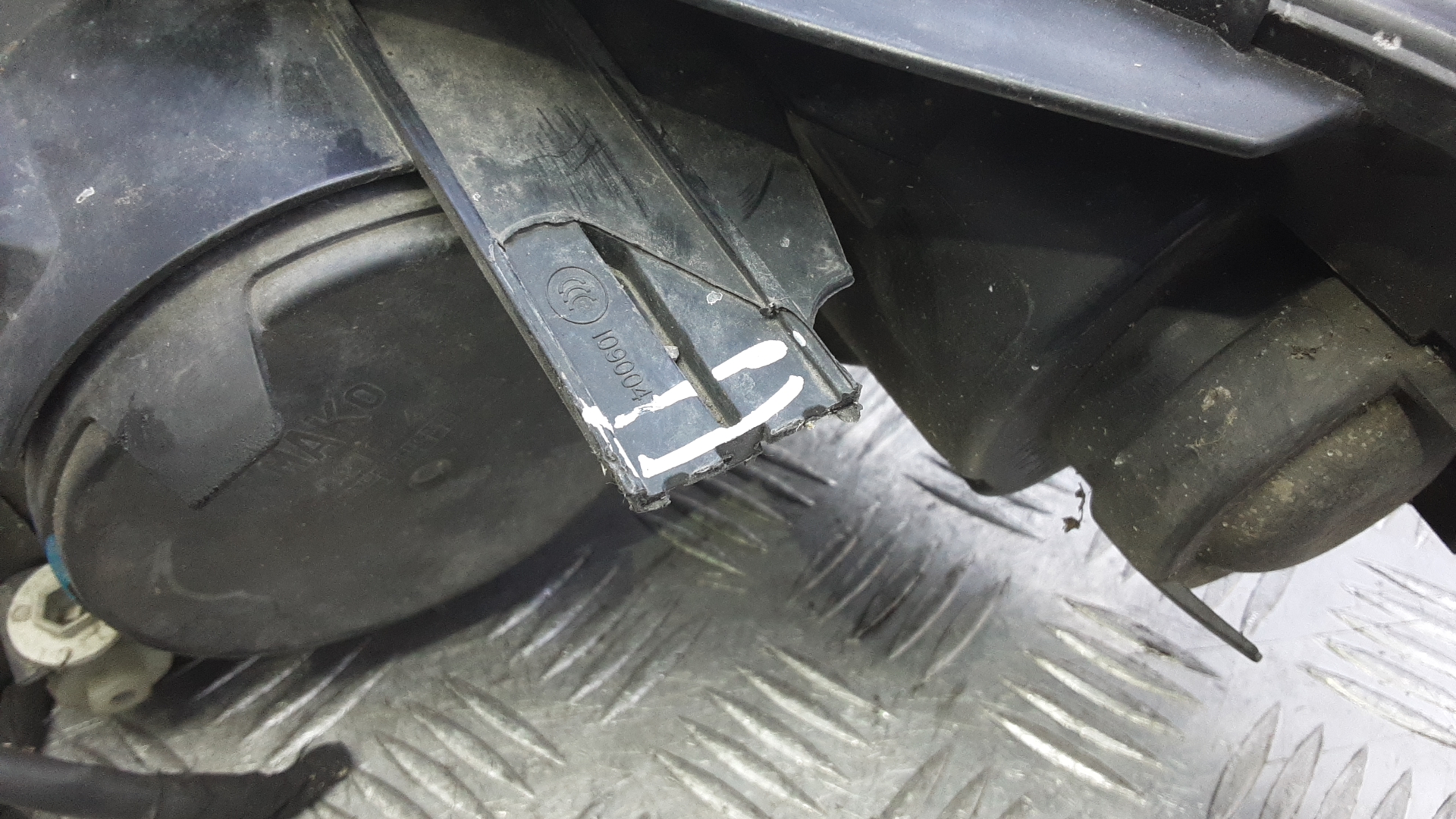 Фара правая