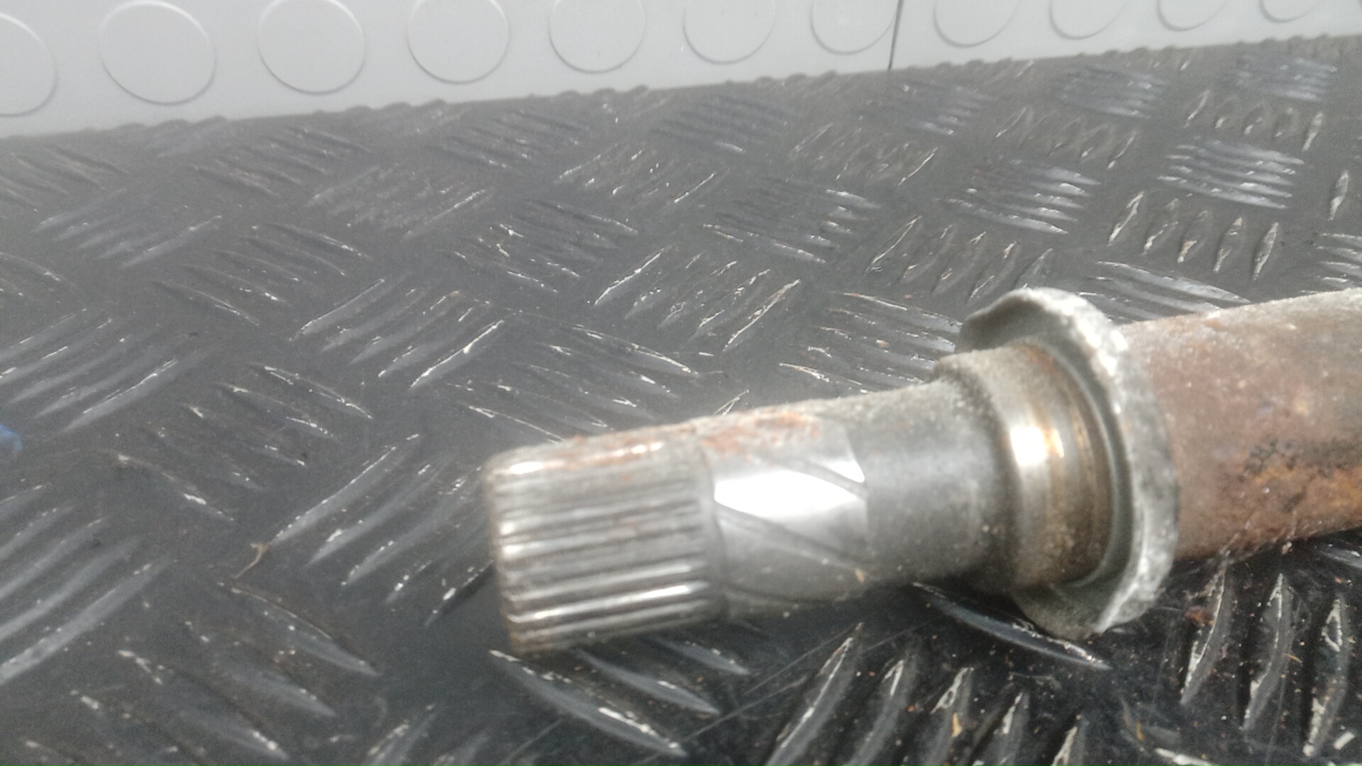 Полуось передняя правая