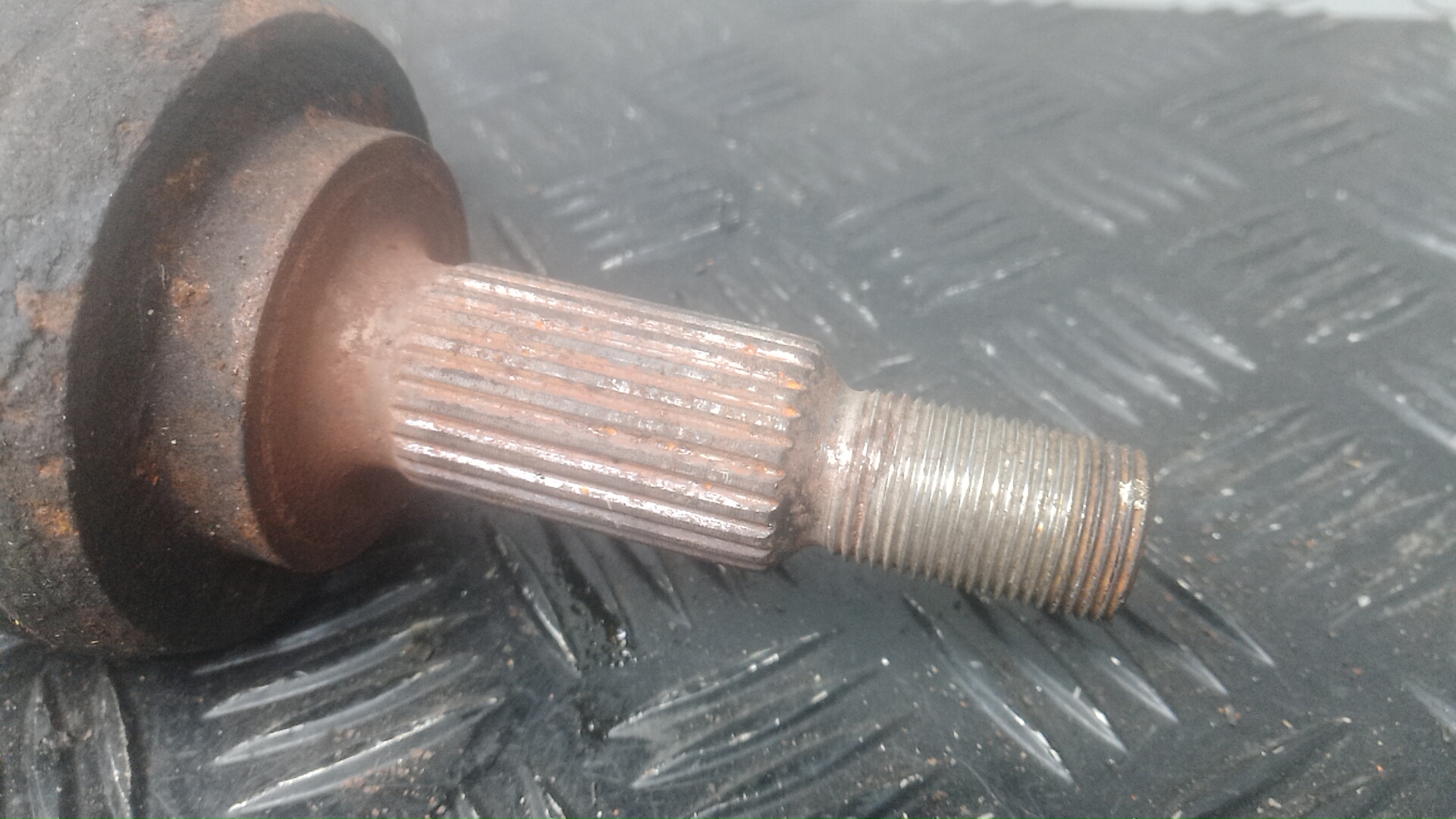 Полуось передняя правая