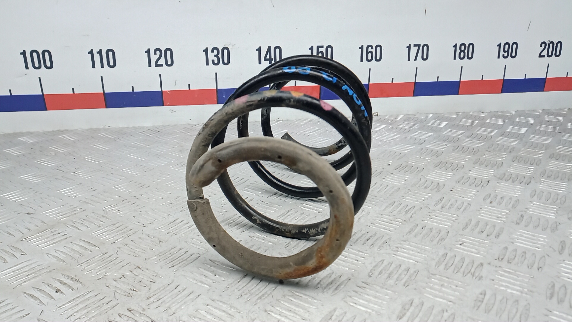 Пружина передняя правая