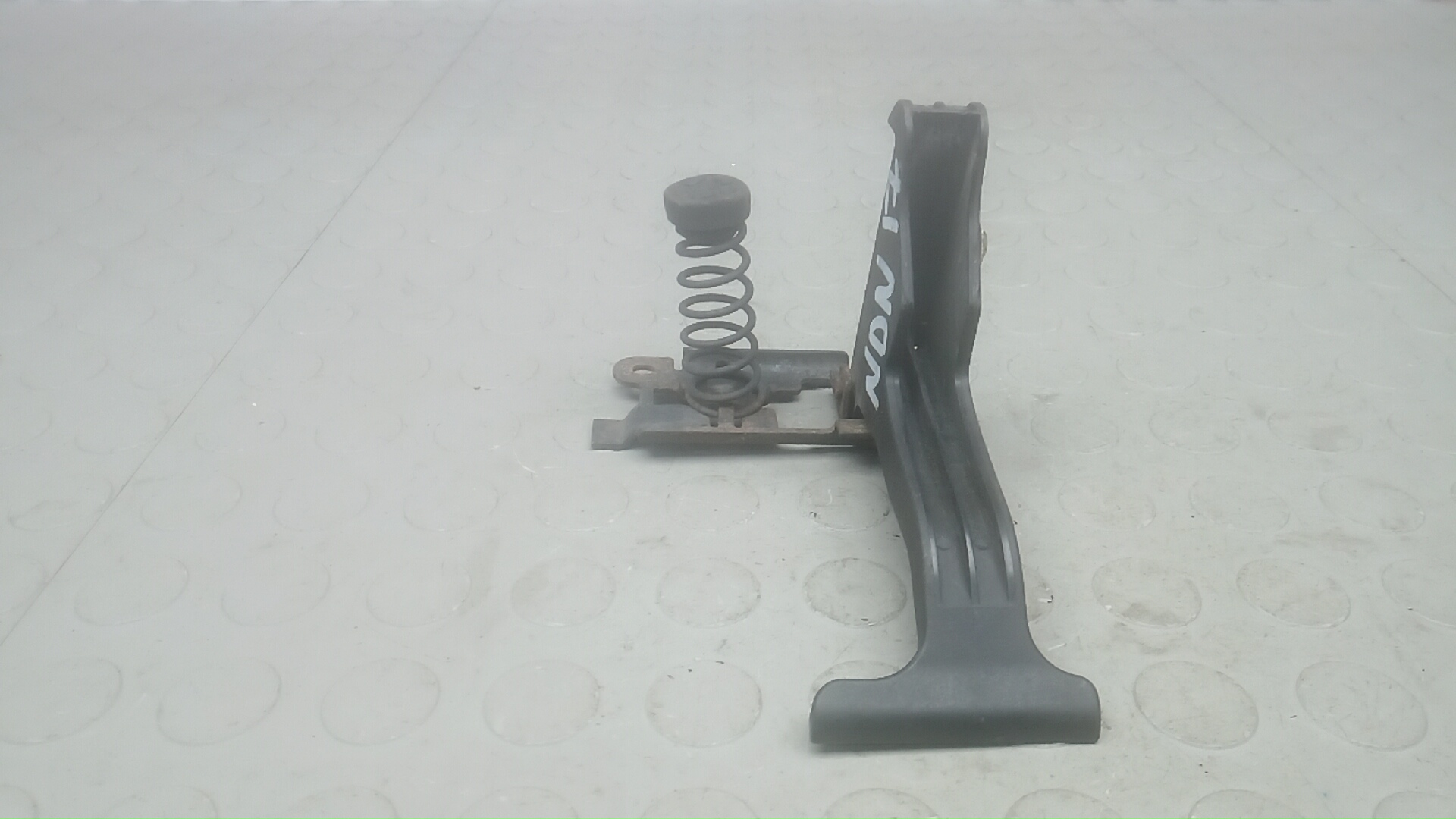 Замок капота