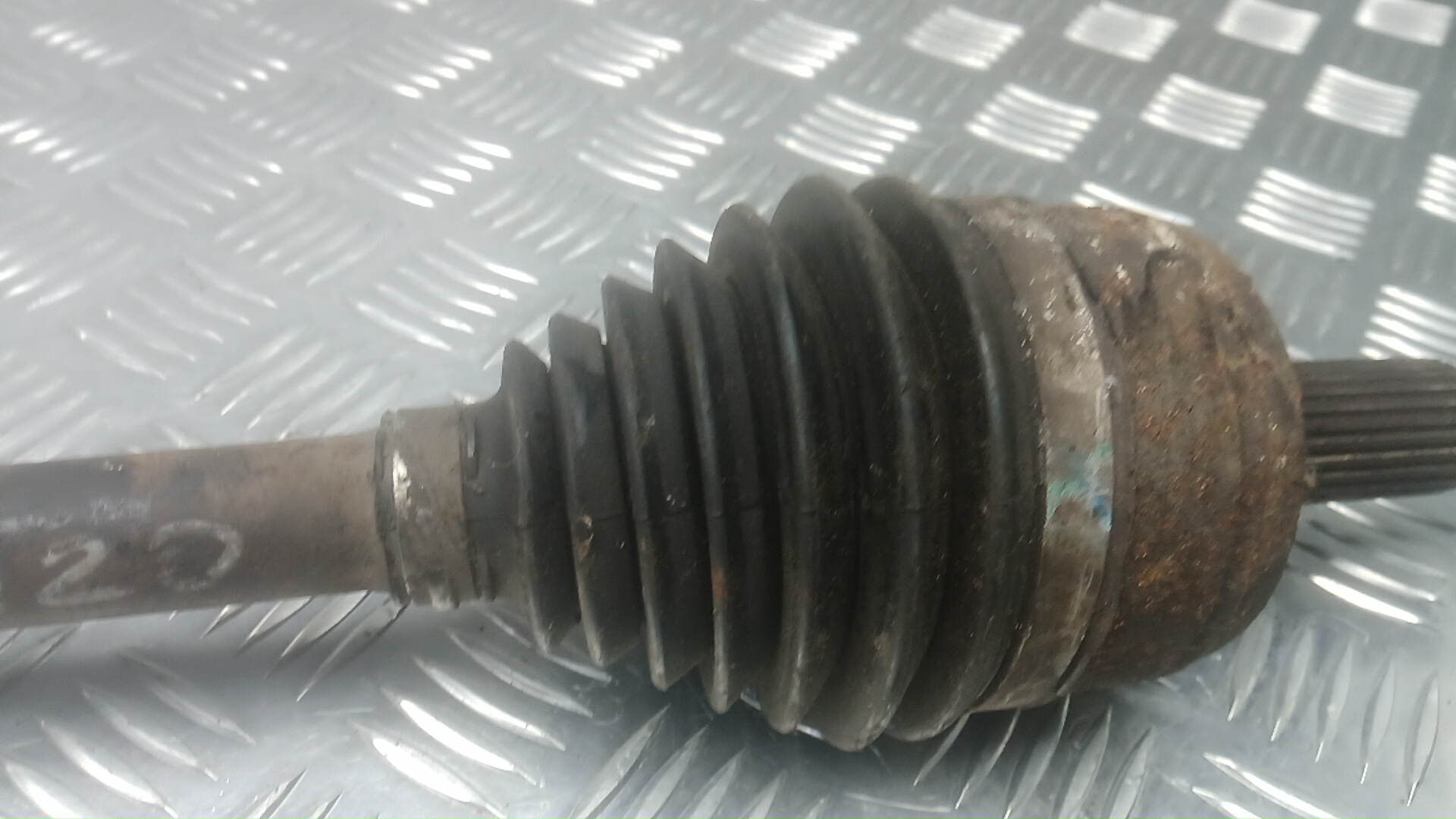 Полуось передняя правая