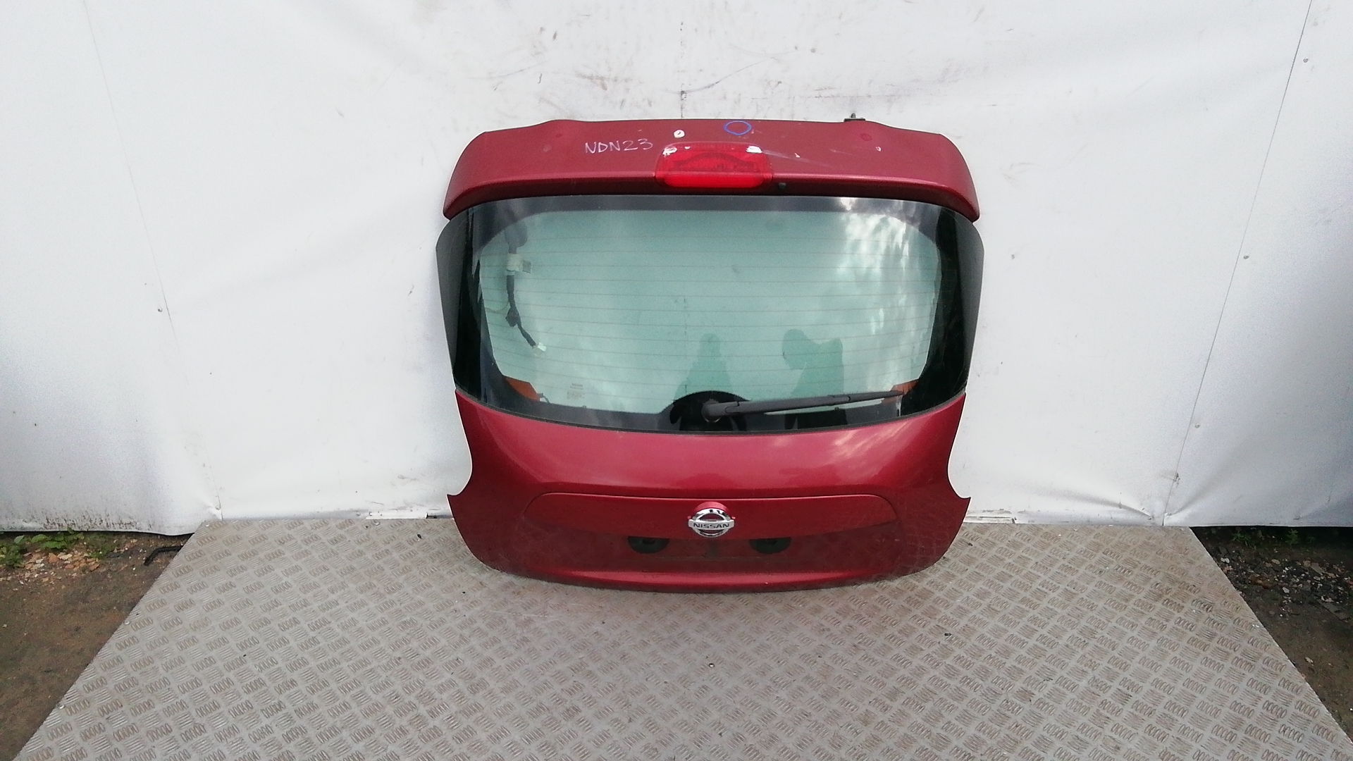 Дверь багажника