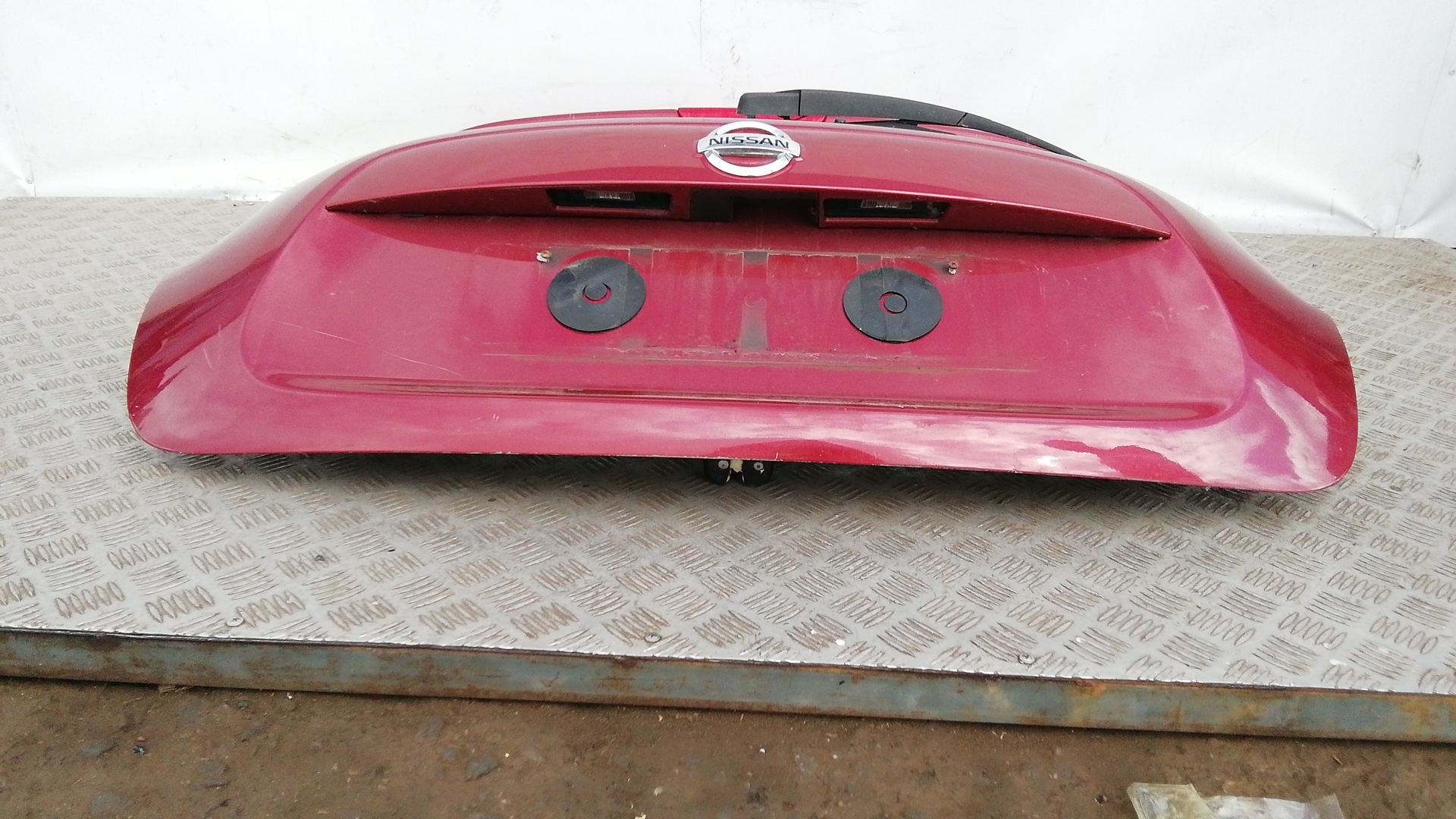 Дверь багажника