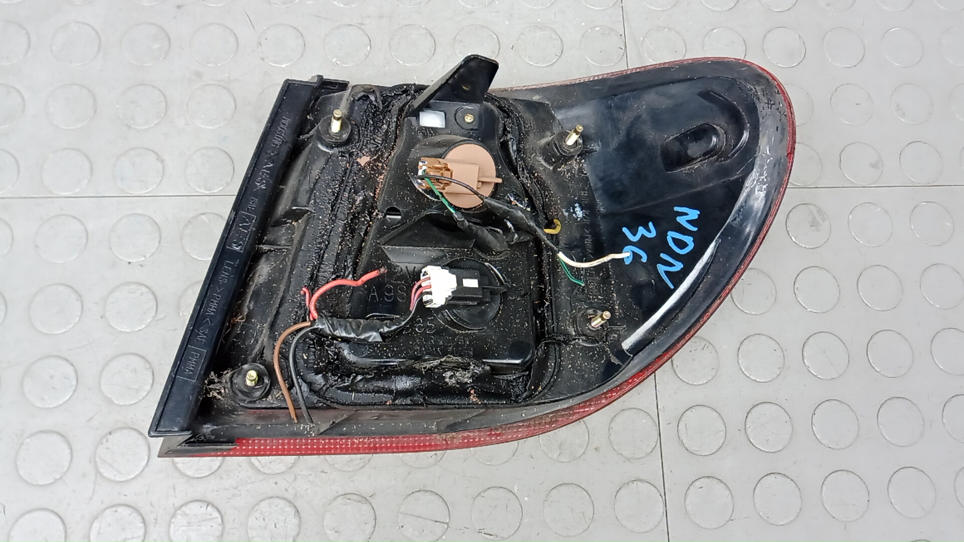 Фонарь задний левый