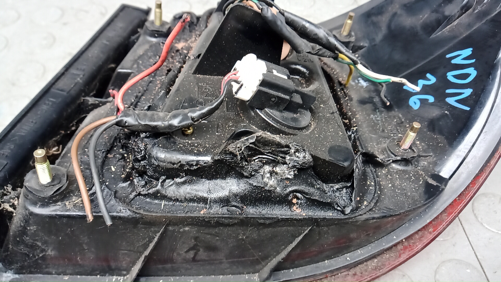 Фонарь задний левый